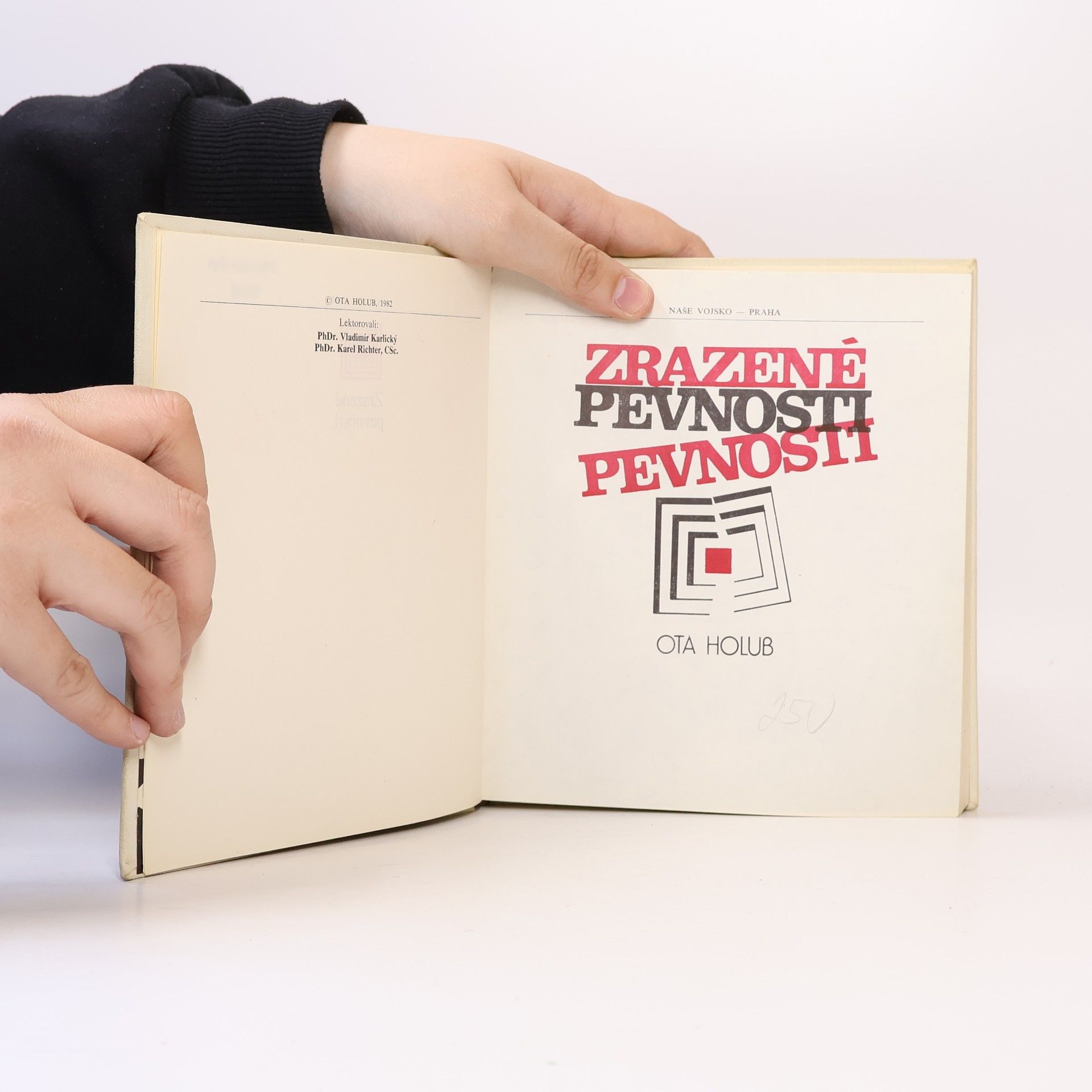 Ota Holub Zrazené pevnosti