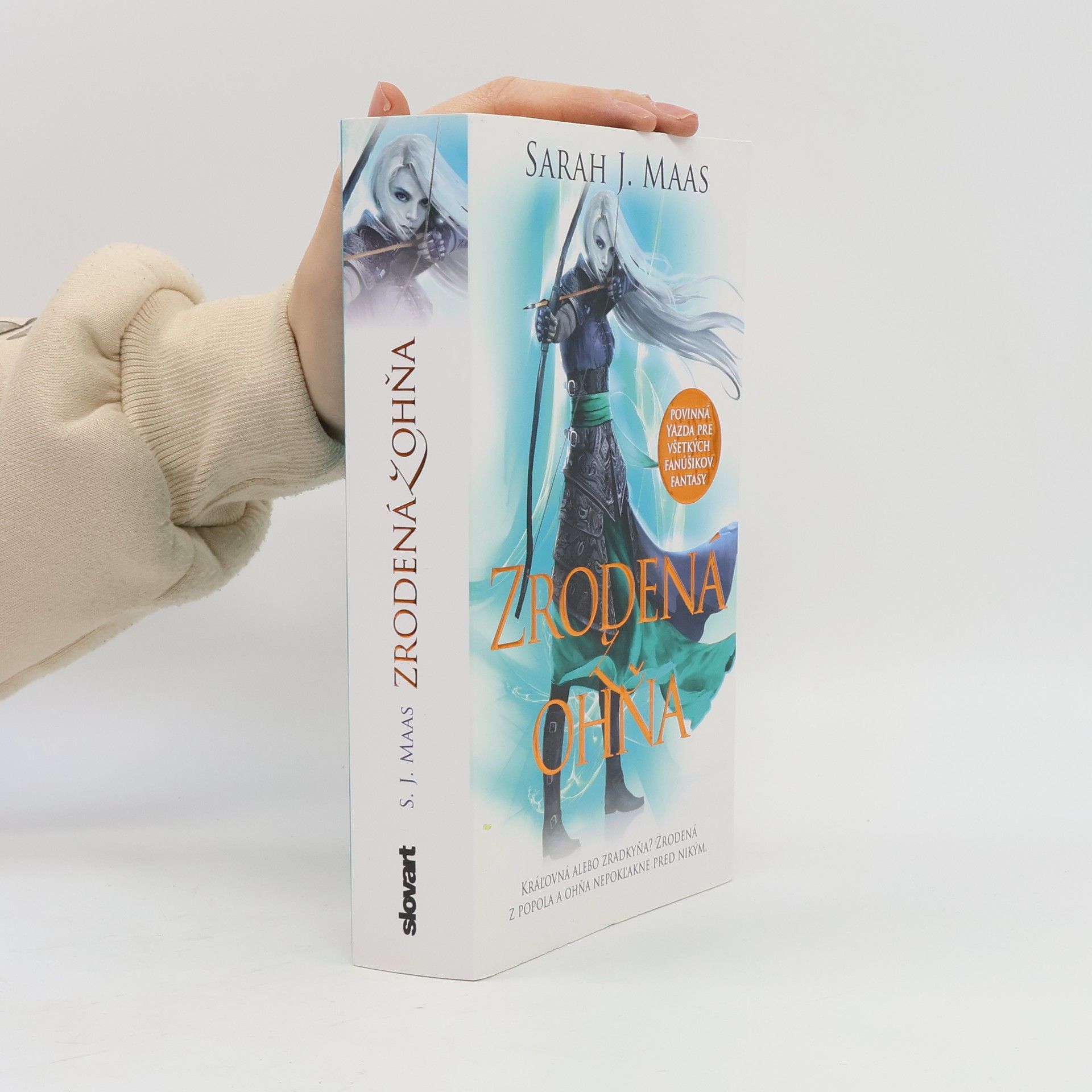 Sarah J. Maasová Zrodená z ohňa
