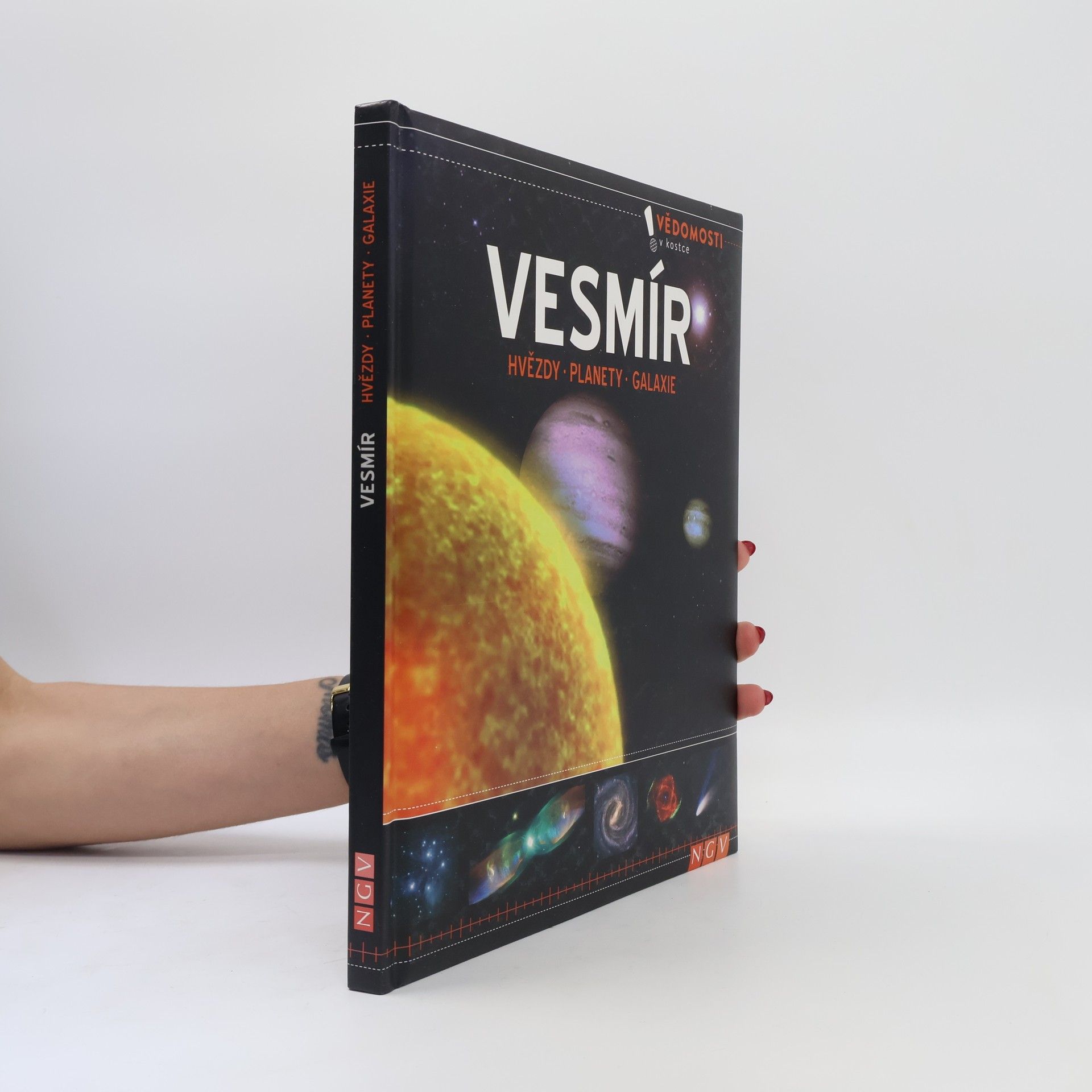 Collectif d'auteurs Vesmír