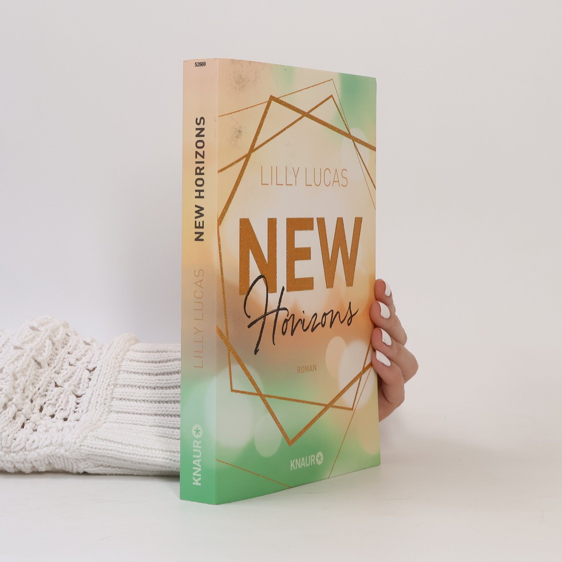 Lilly Lucas New Horizons