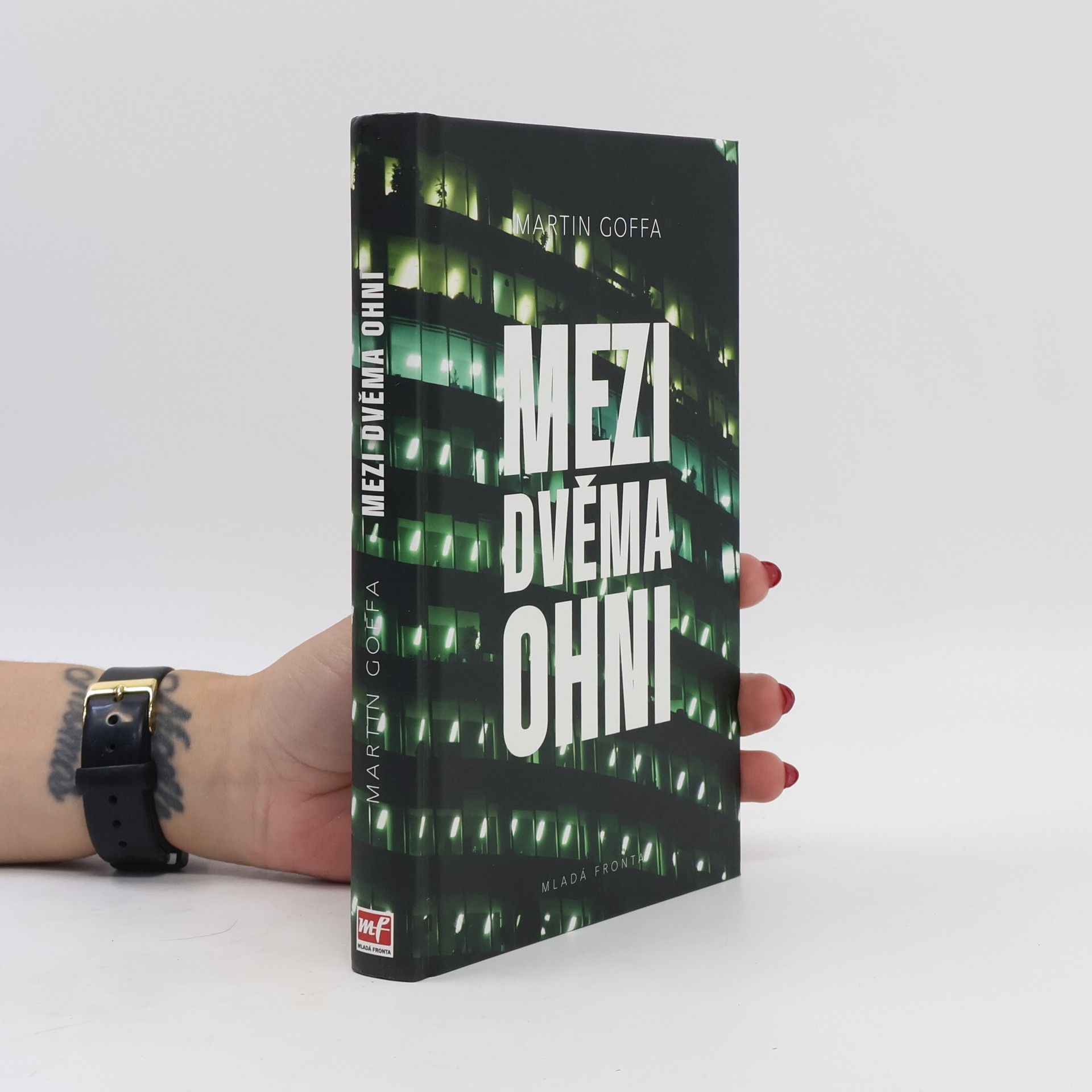 Mezi dvěma ohni