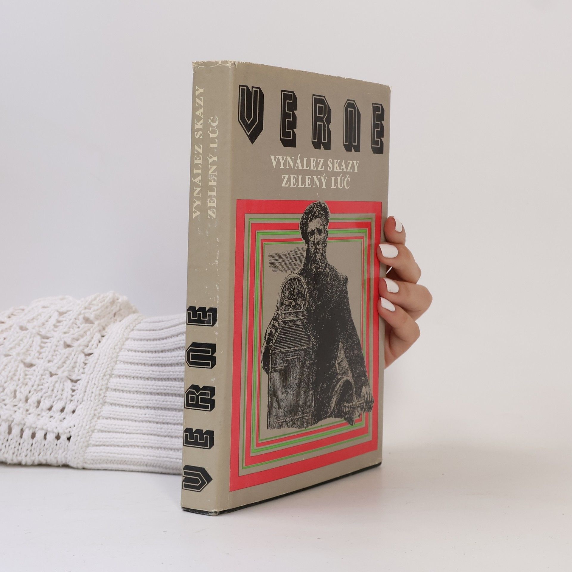 Jules Verne Vynález skazy. Zelený lúč