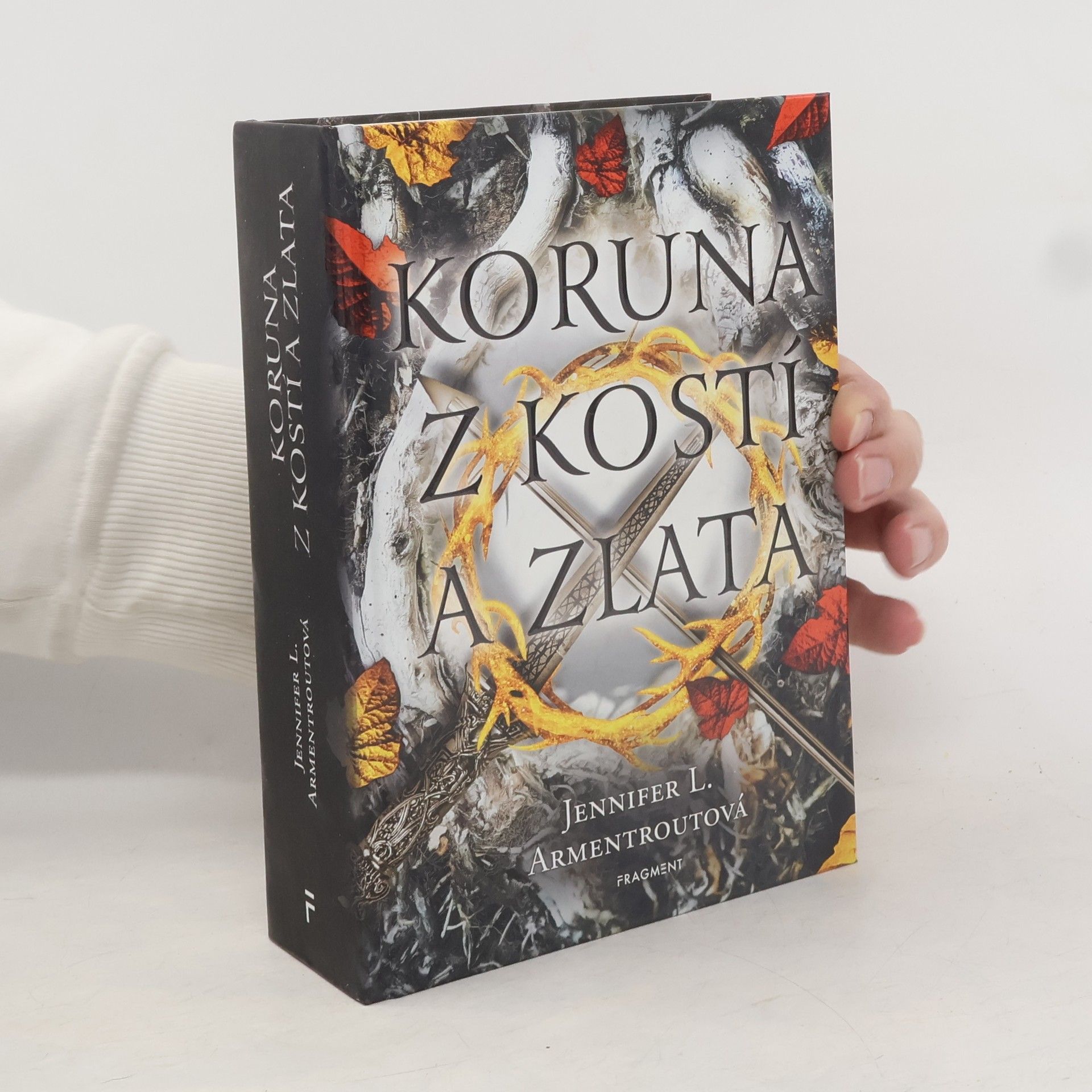 Jennifer Armentrout Koruna z kostí a zlata