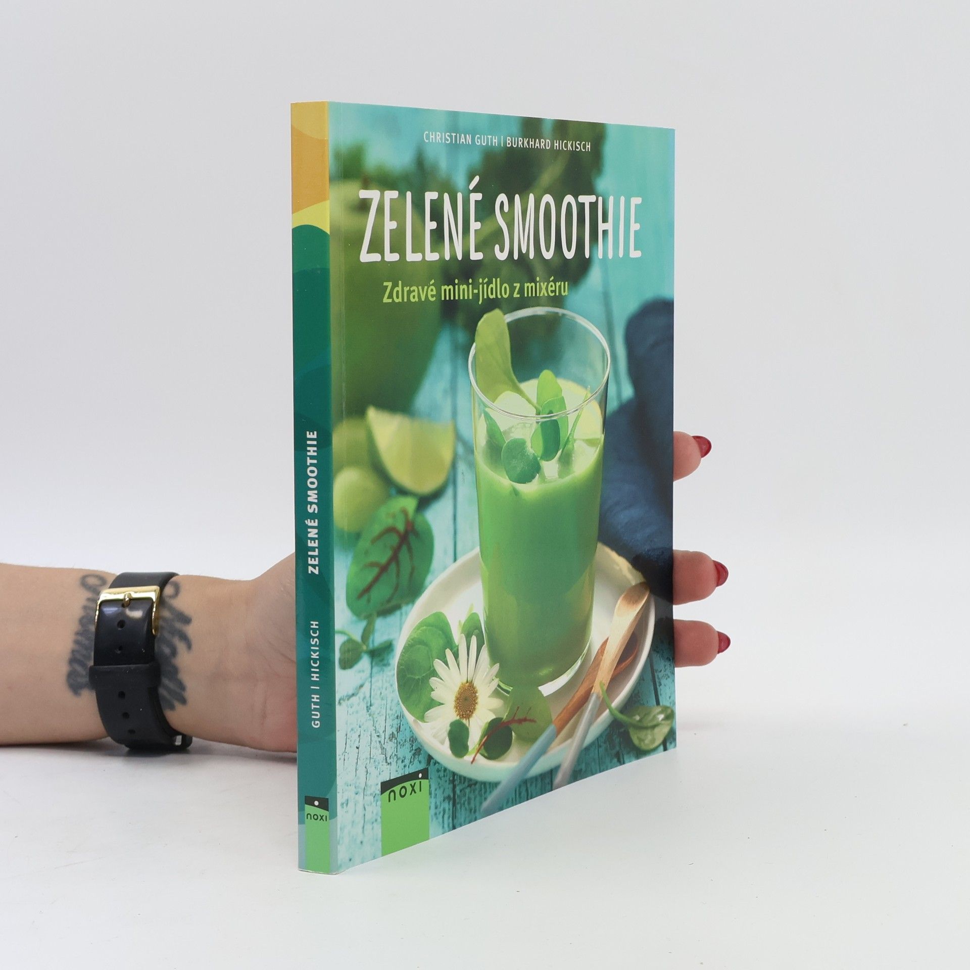 Zelené smoothie. Zdravé mini-jídlo z mixéru