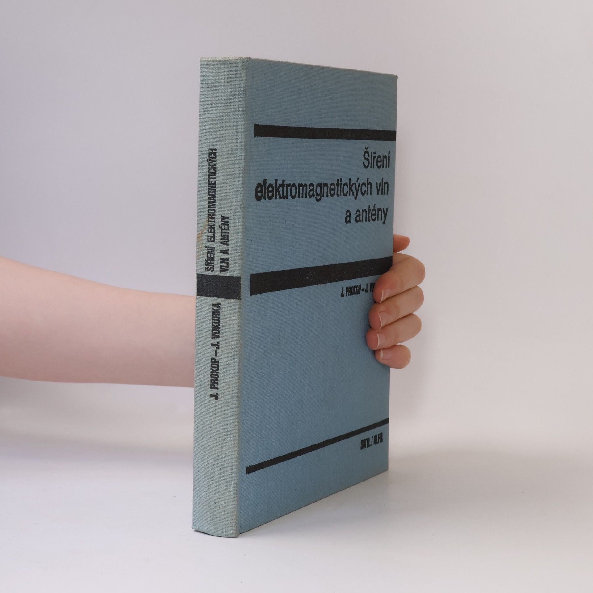 Šíření elektromagnetických vln a antény