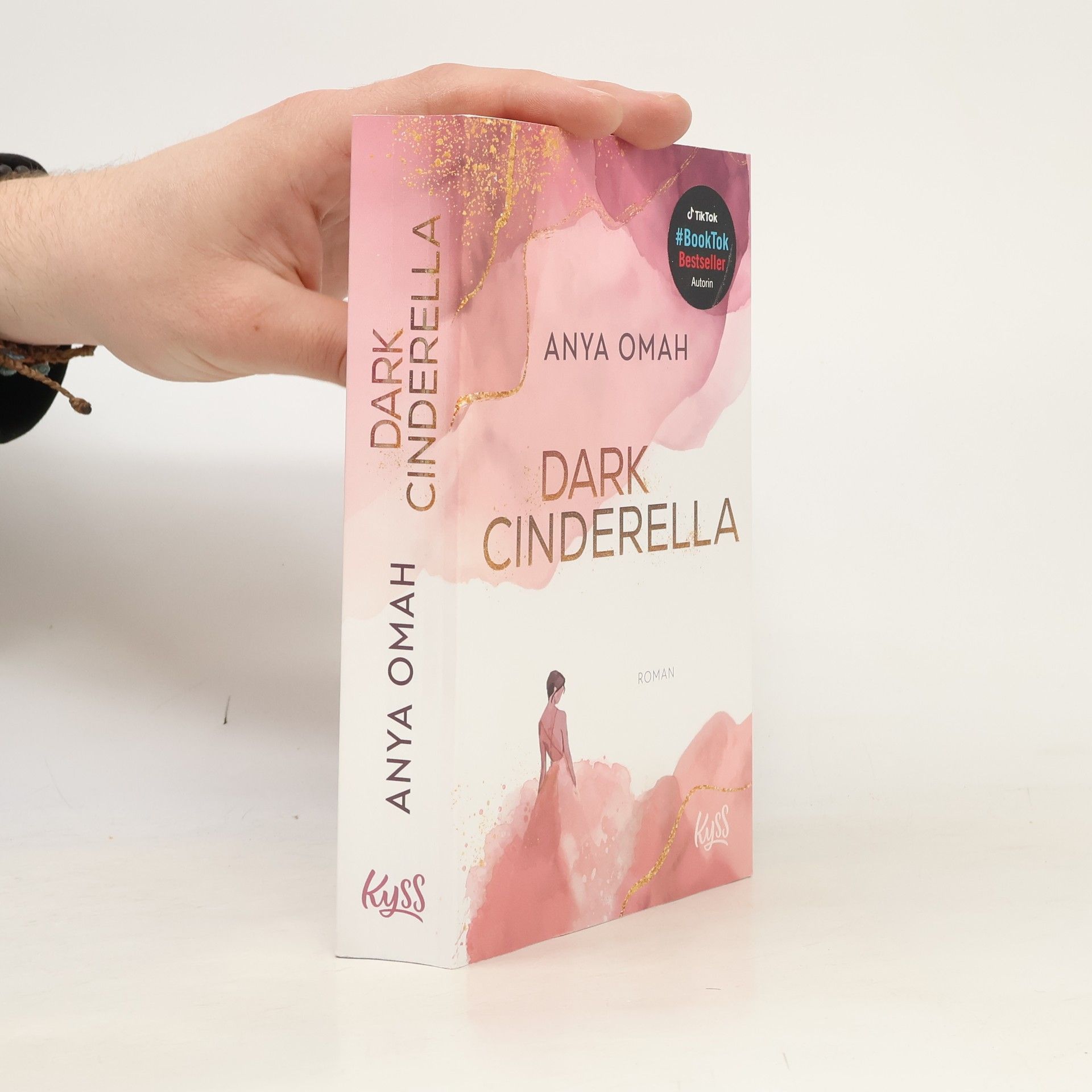 Anya Omah Dark Cinderella