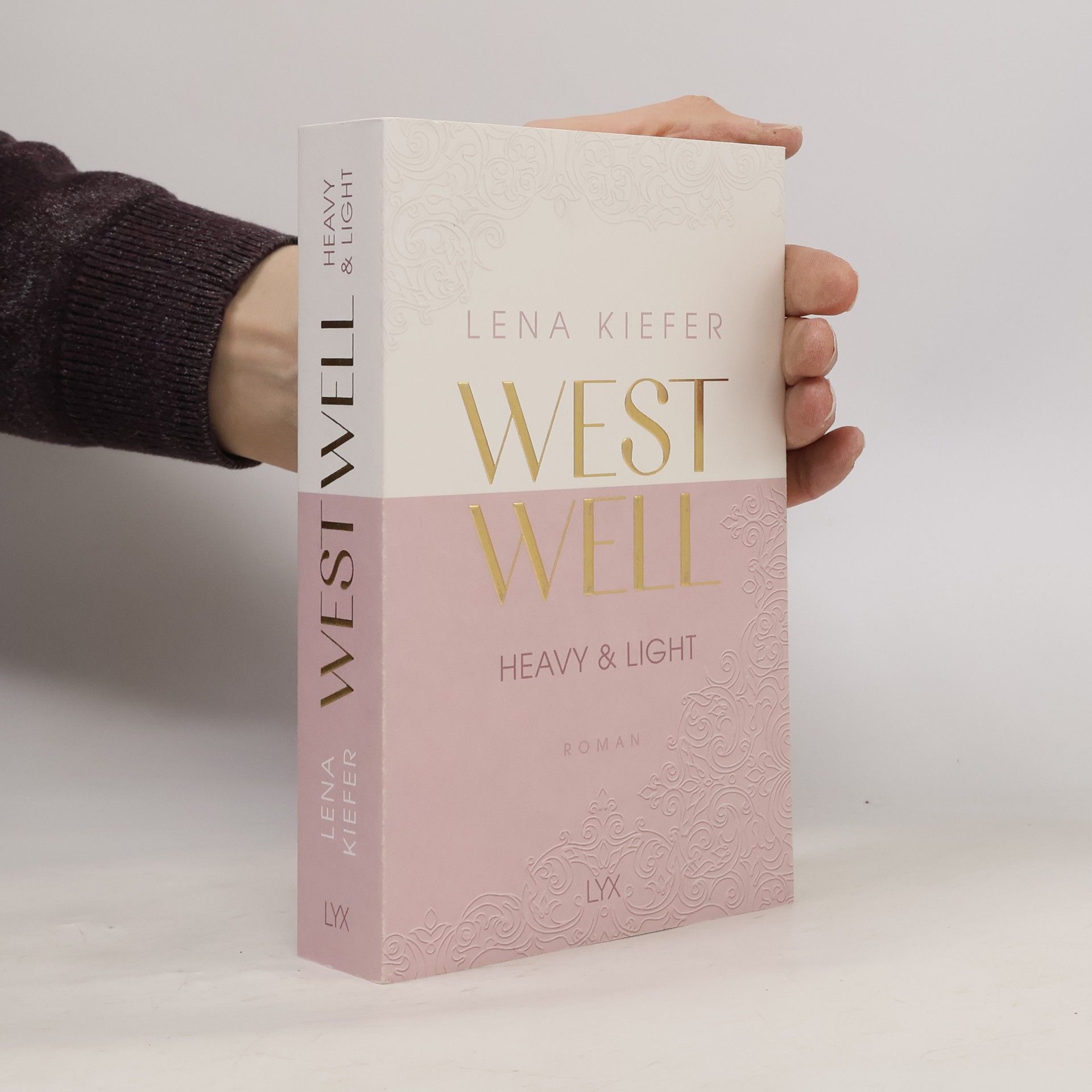 Lena Kiefer Westwell. Heavy & Light