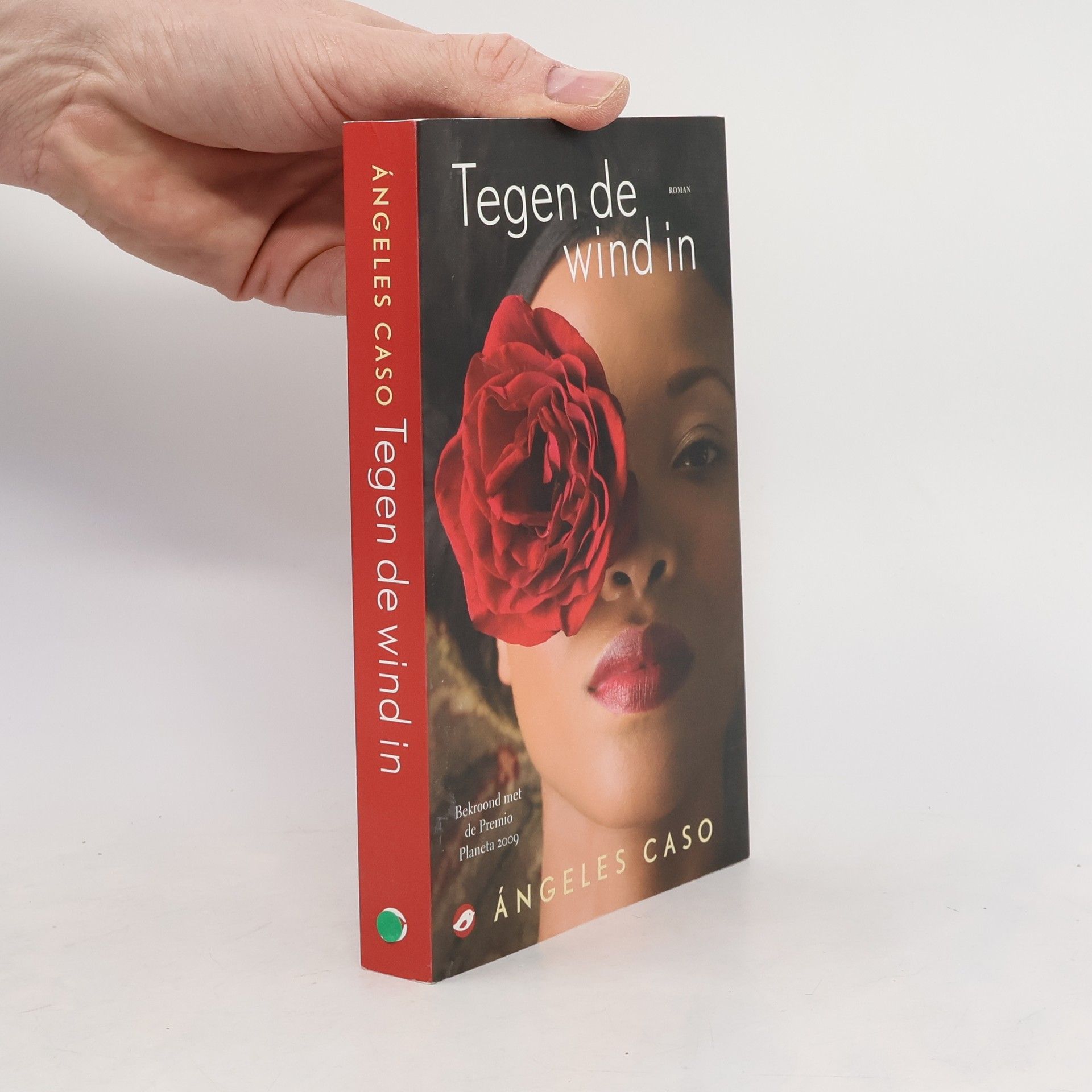 Ángeles Caso Tegen de wind in