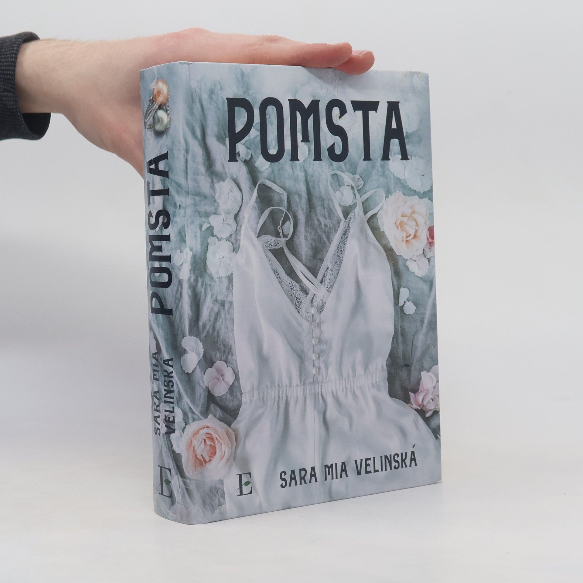 Sara Mia Velinská Pomsta