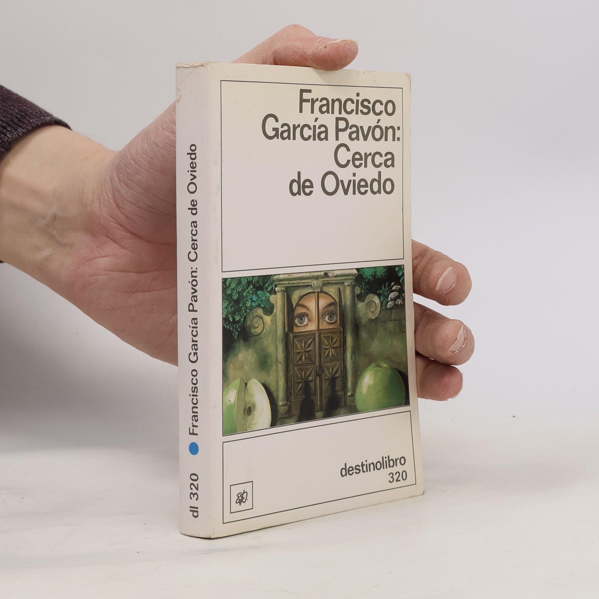 Francisco García Pavón Cerca de Oviedo