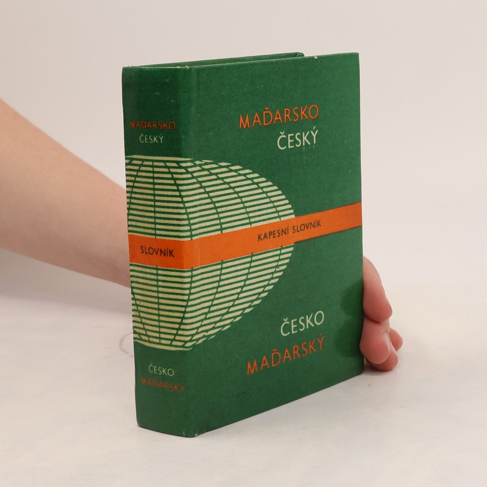 Maďarsko-český a česko-maďarský kapesní slovník