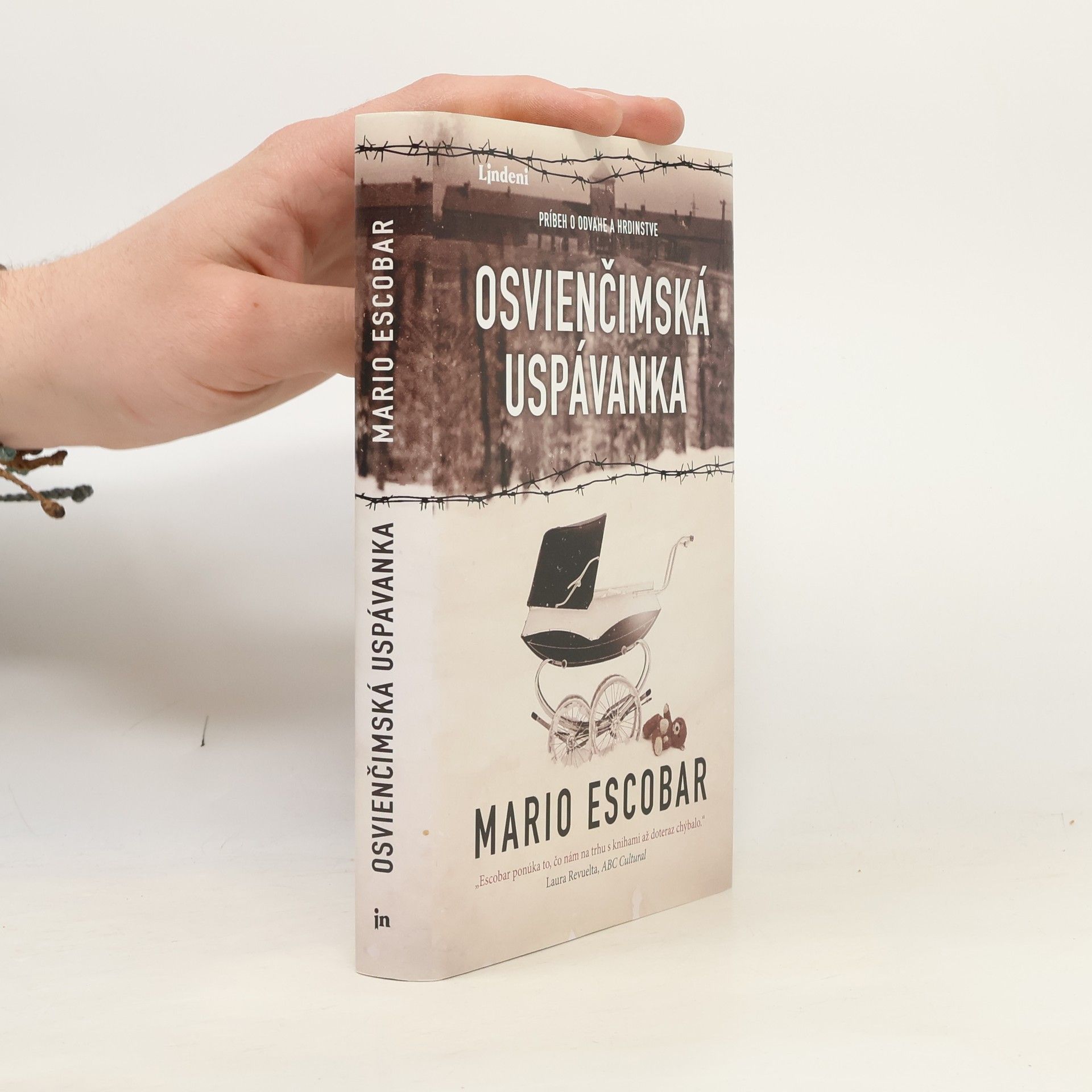 Mario Escobar Osvienčimská uspávanka