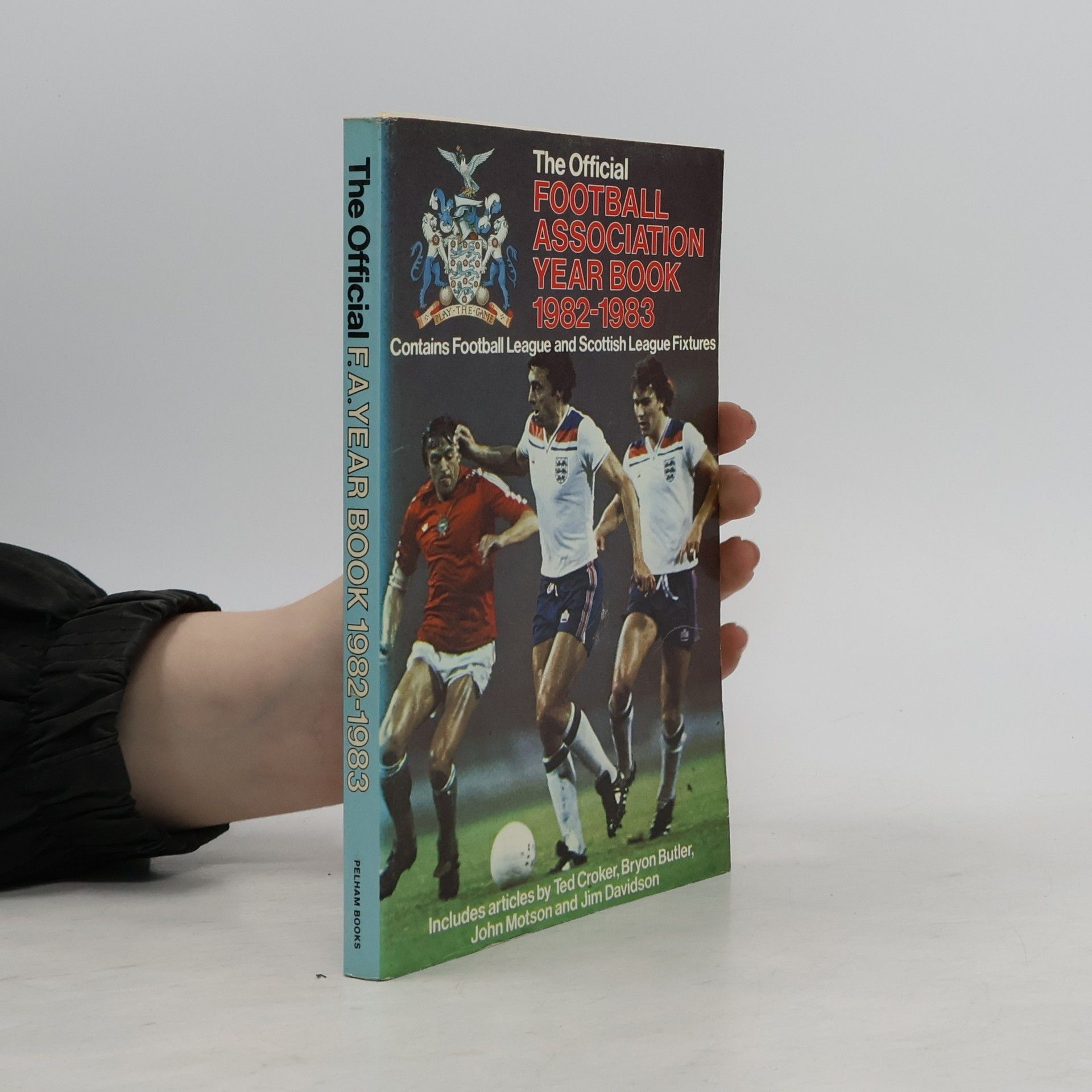Kolektiv autorů The Official Football Association Year Book 1982-1983