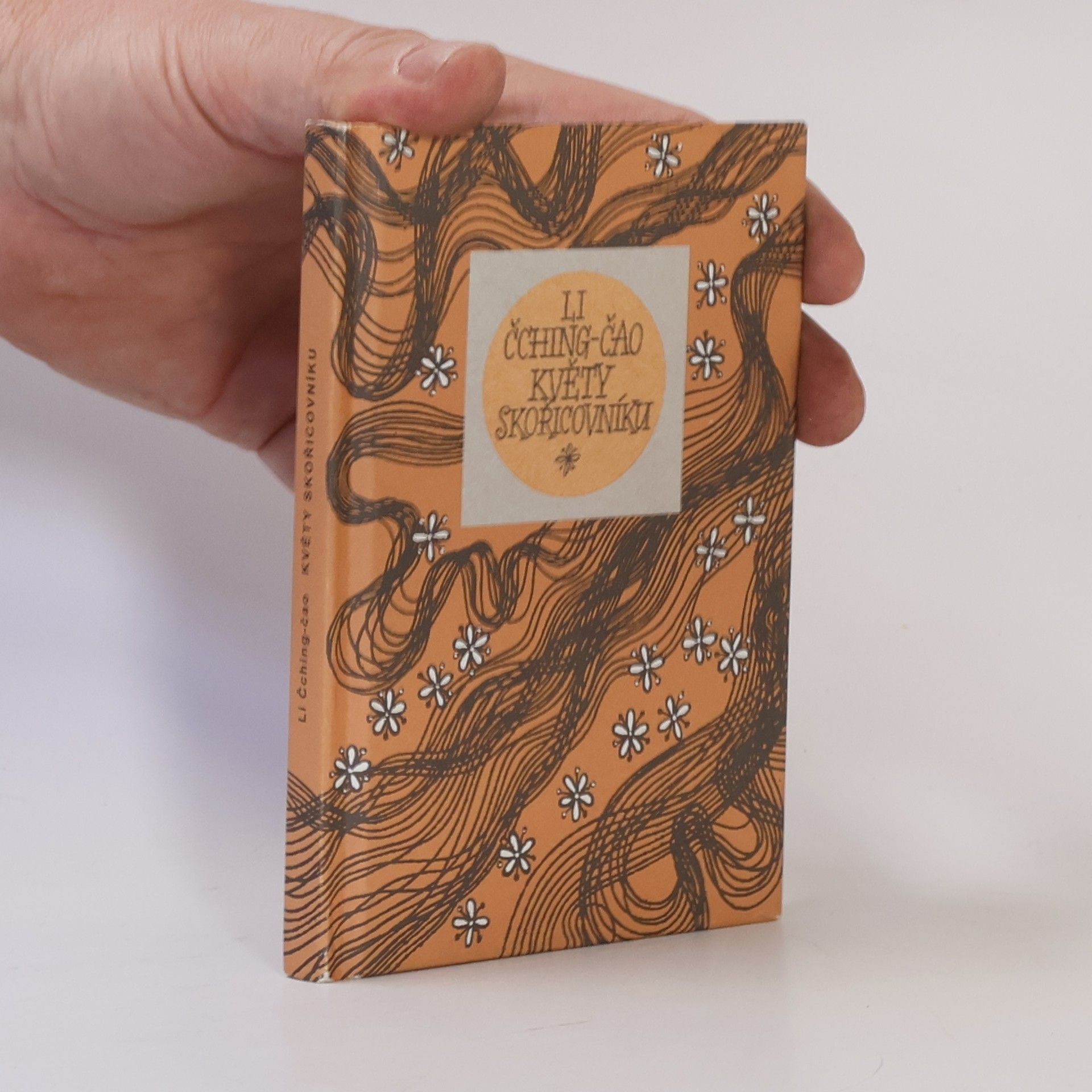 Qingzhao Li Květy skořicovníku