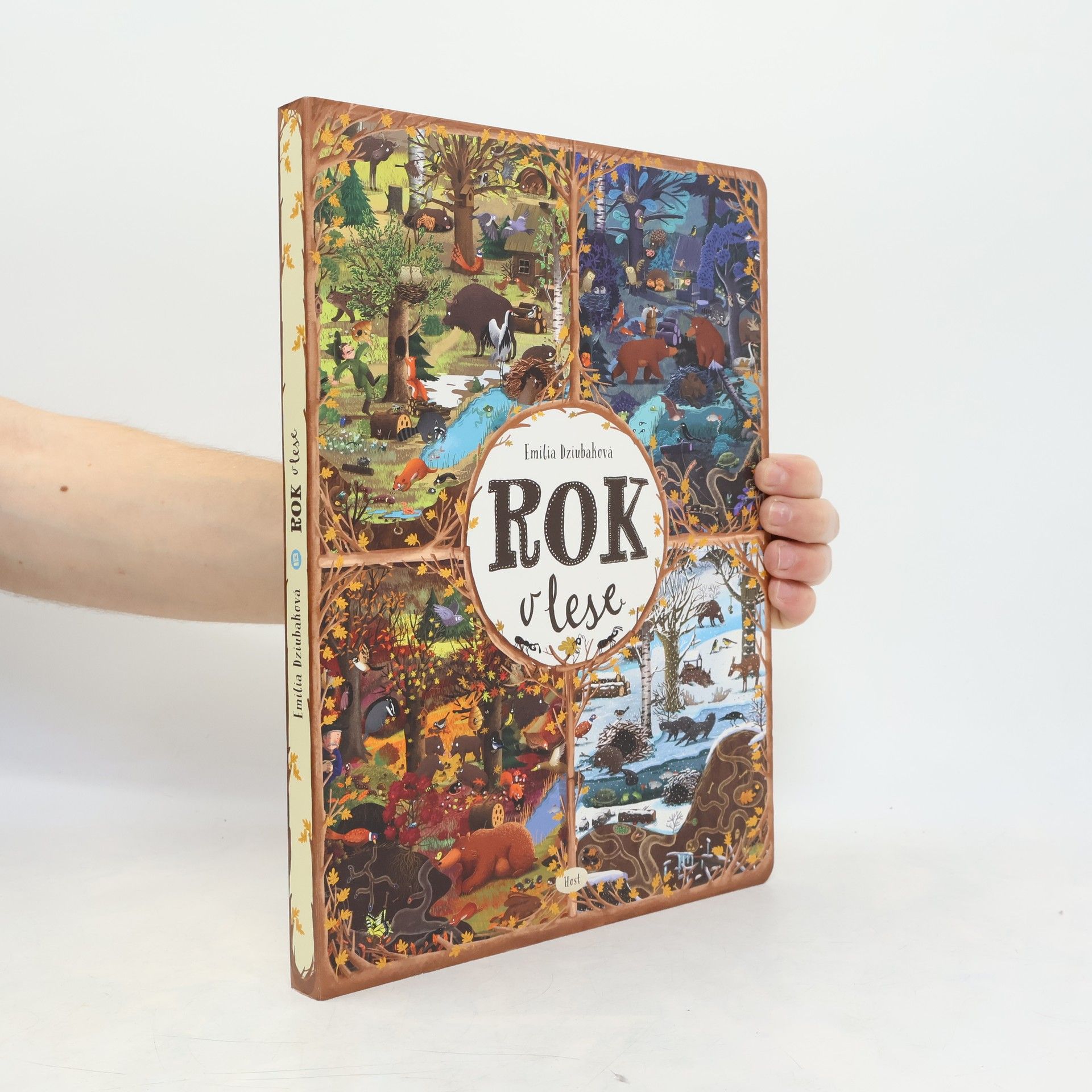 Emilia Dziubak Rok v lese