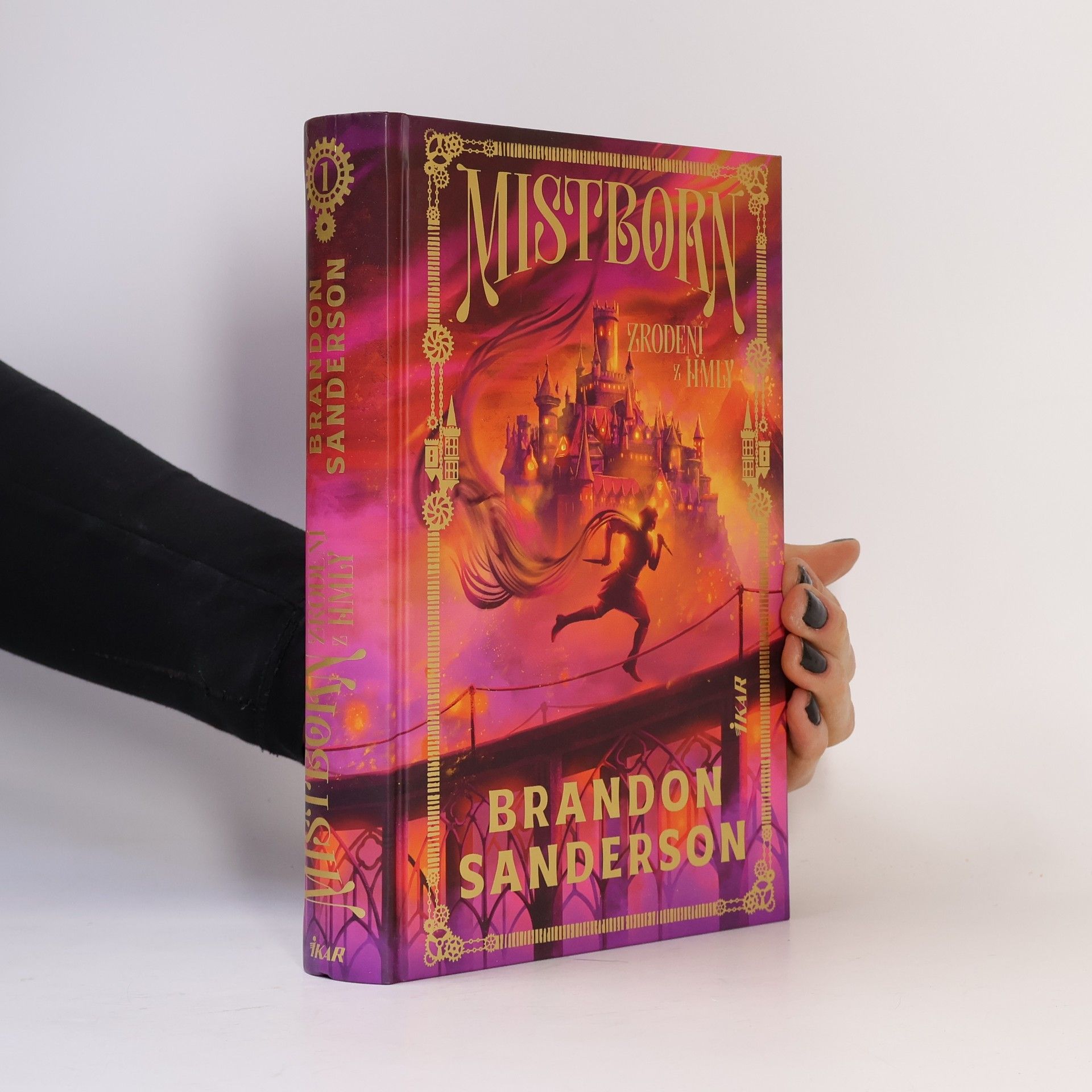 Brandon Sanderson Mistborn: Zrodení z hmly