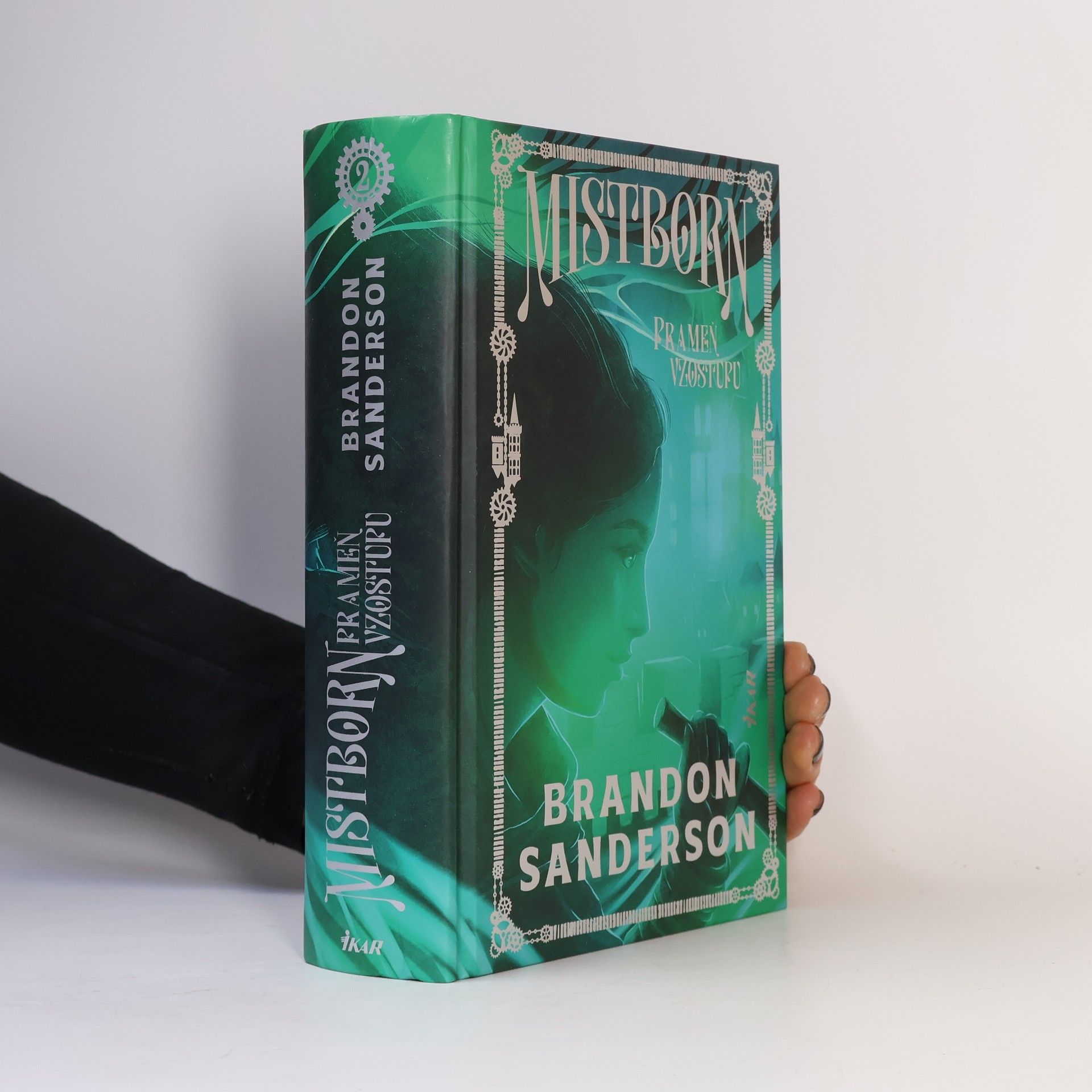 Brandon Sanderson Mistborn. Prameň vzostupu