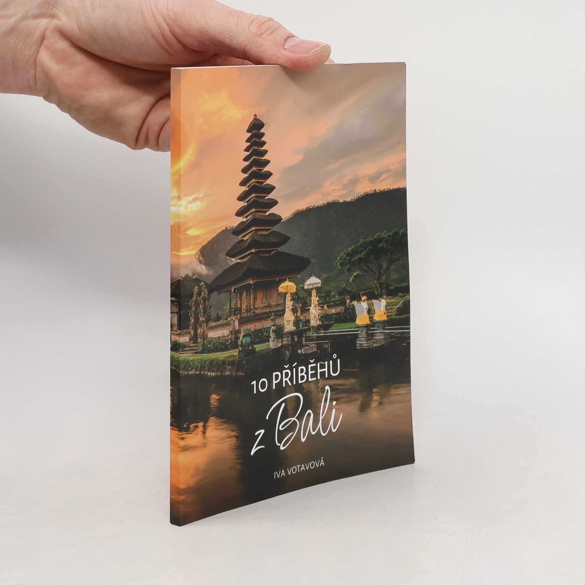 Iva Votavová 10 příběhů z Bali