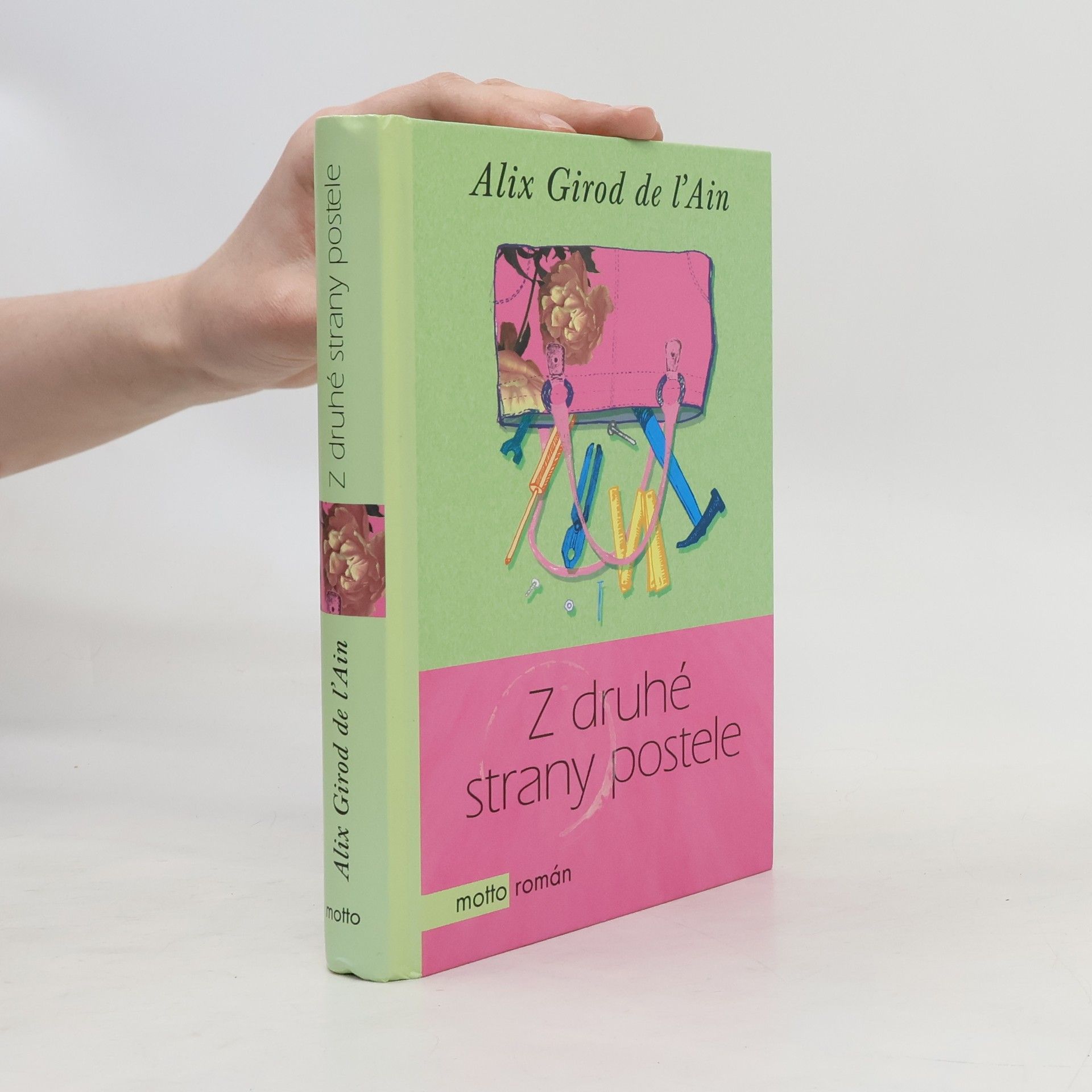 Alix Girod de l'Ain Z druhé strany postele