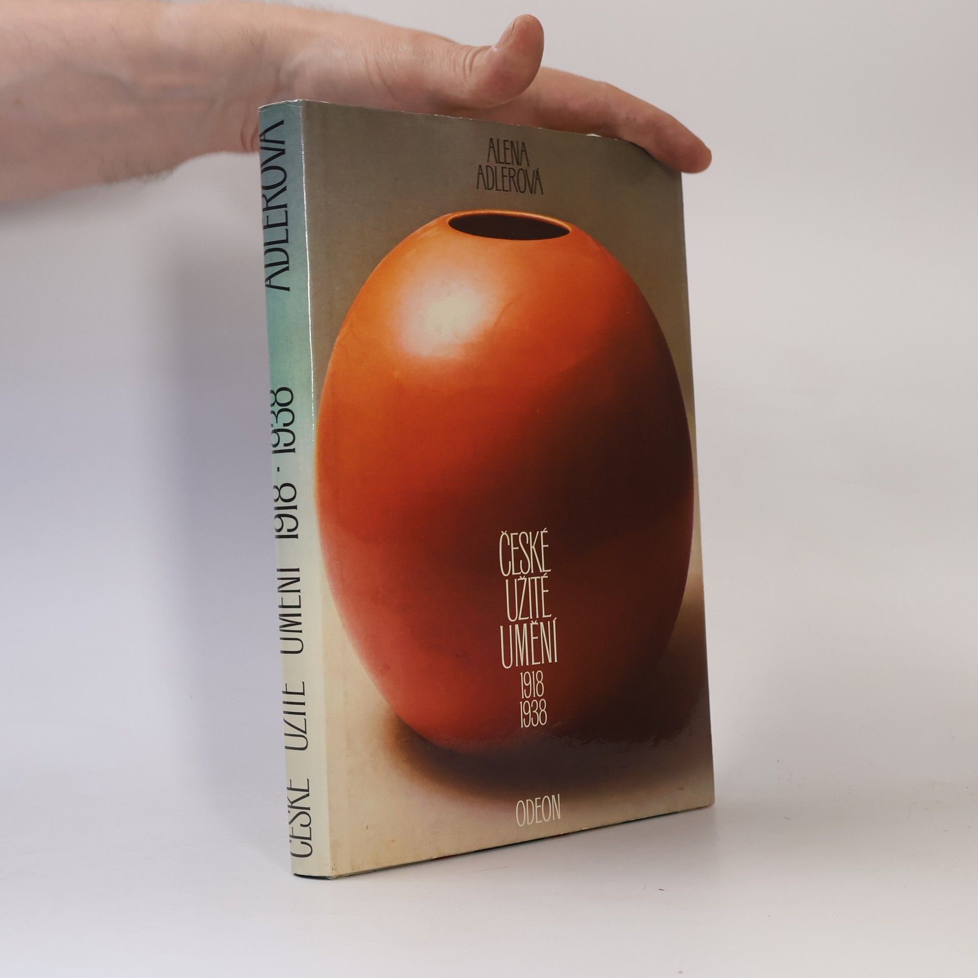 Alena Adlerová České užité umění 1918-1938