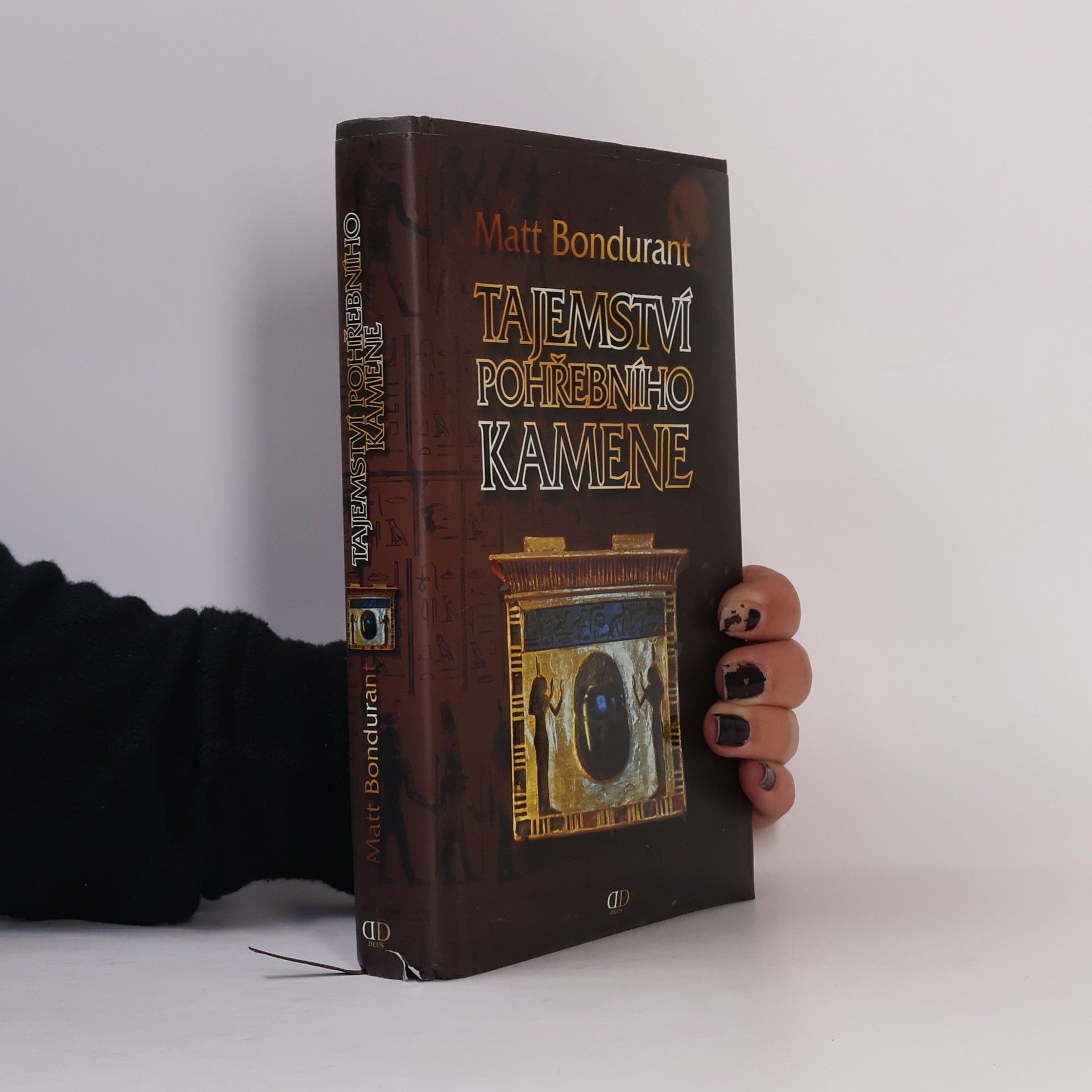 Matt Bondurant Tajemství pohřebního kamene