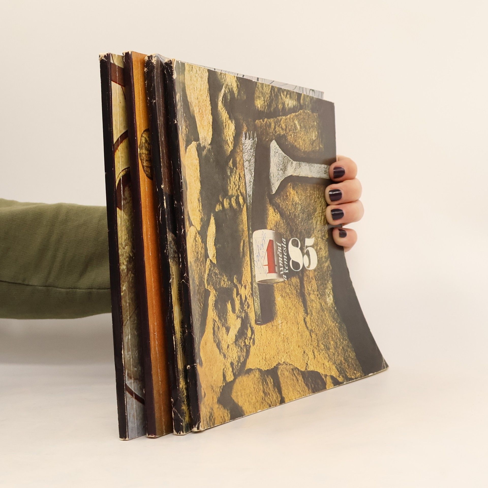 Collectif d'auteurs Umění a řemesla 1-4/1985