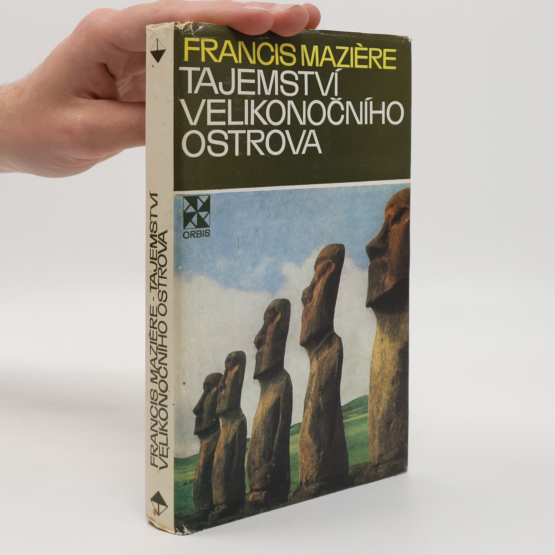 Francis Mazière Tajemství Velikonočního ostrova