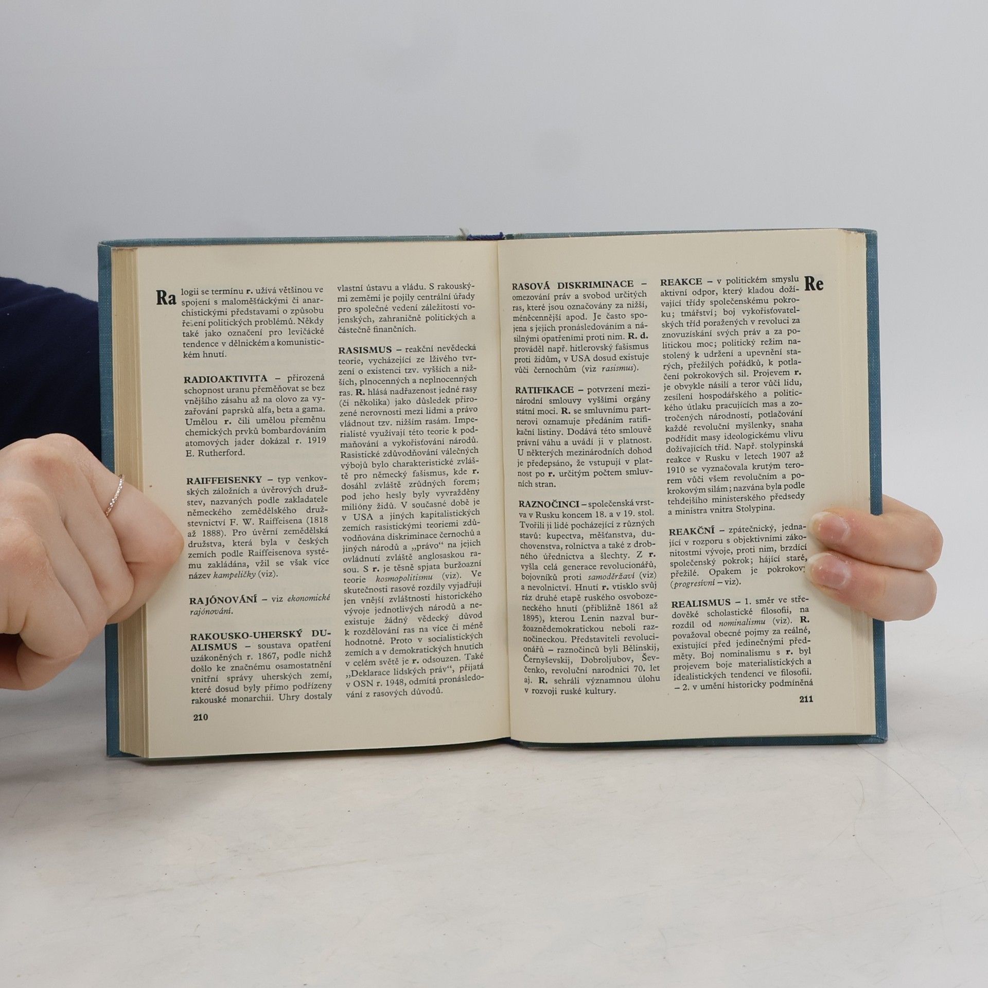 Kolektiv autorů Stručný slovník politický