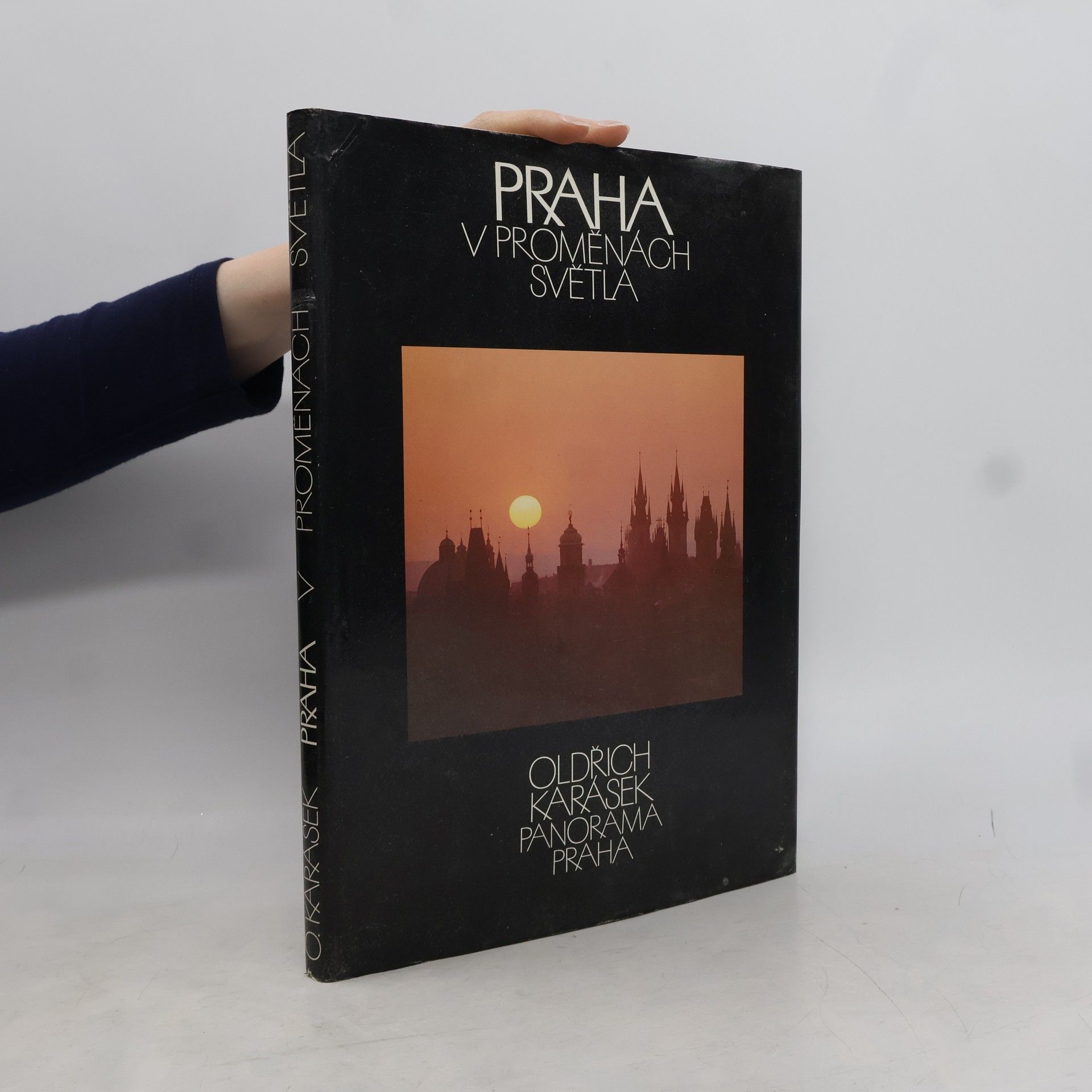 Oldřich Karásek Praha v proměnách světla