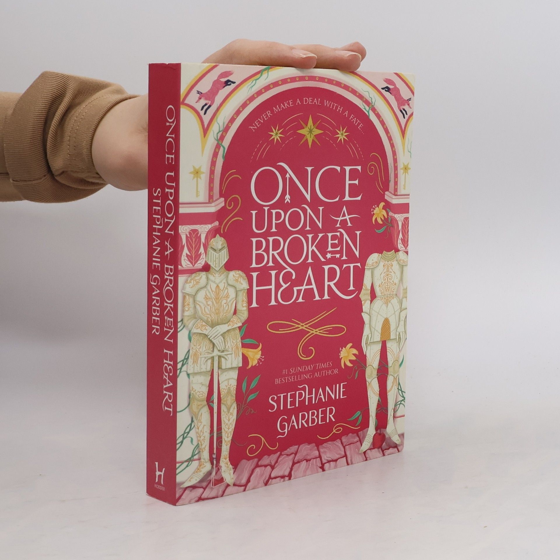 Stephanie Garber Once upon a broken heart