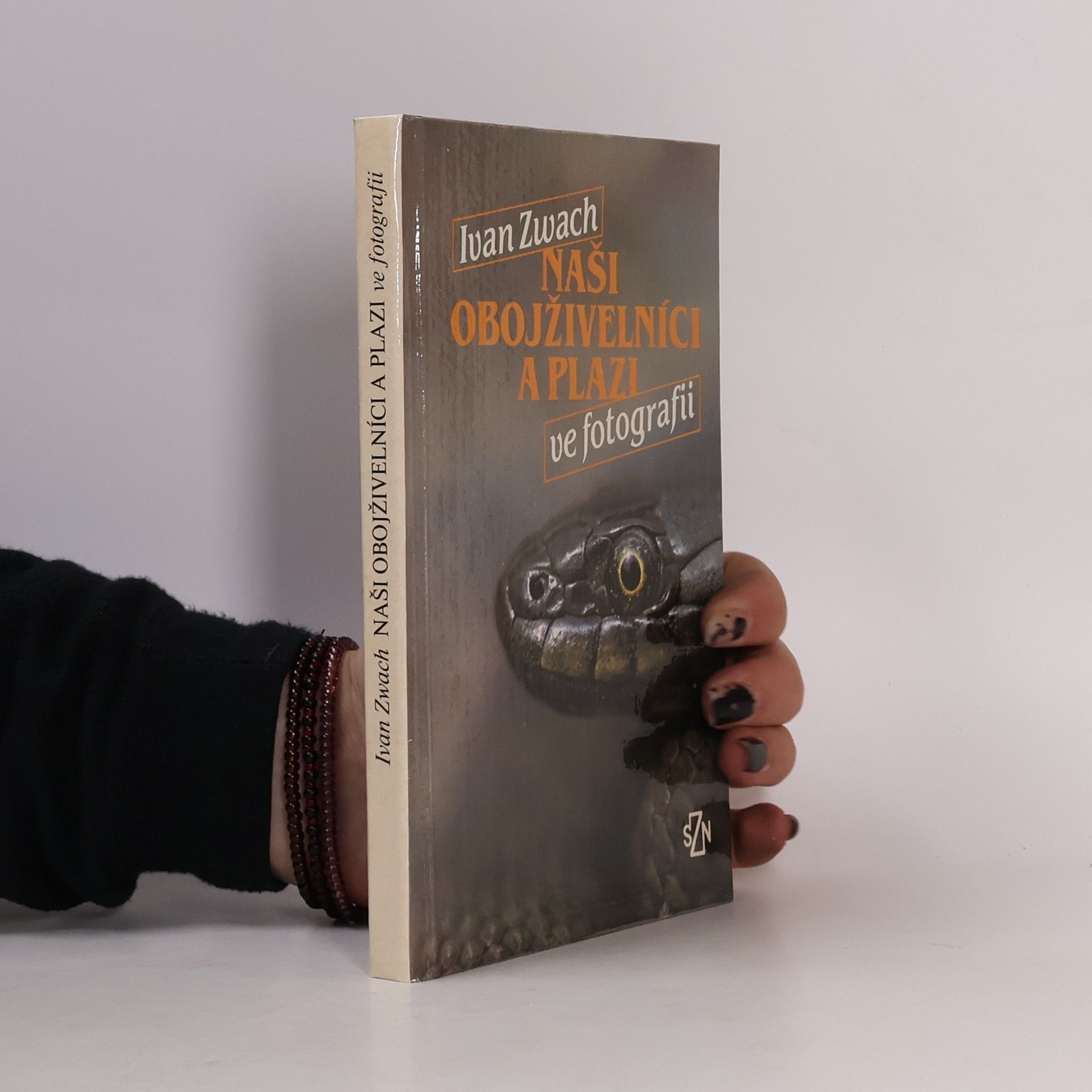 Ivan Zwach Naši obojživelníci a plazi ve fotografii