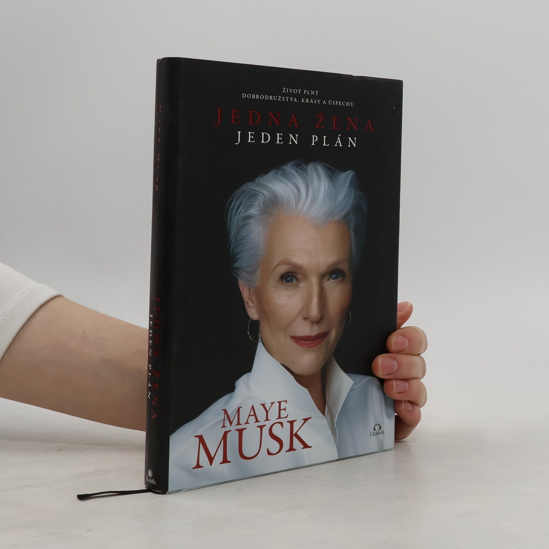 Maye Musk Jedna žena, jeden plán