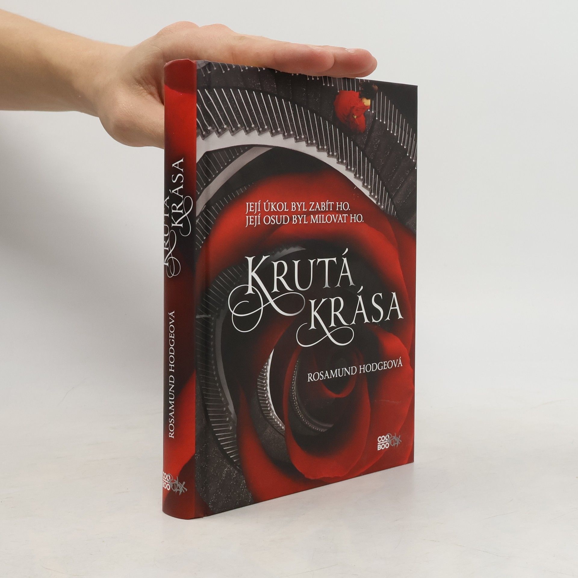 Rosamund Hodge Krutá krása