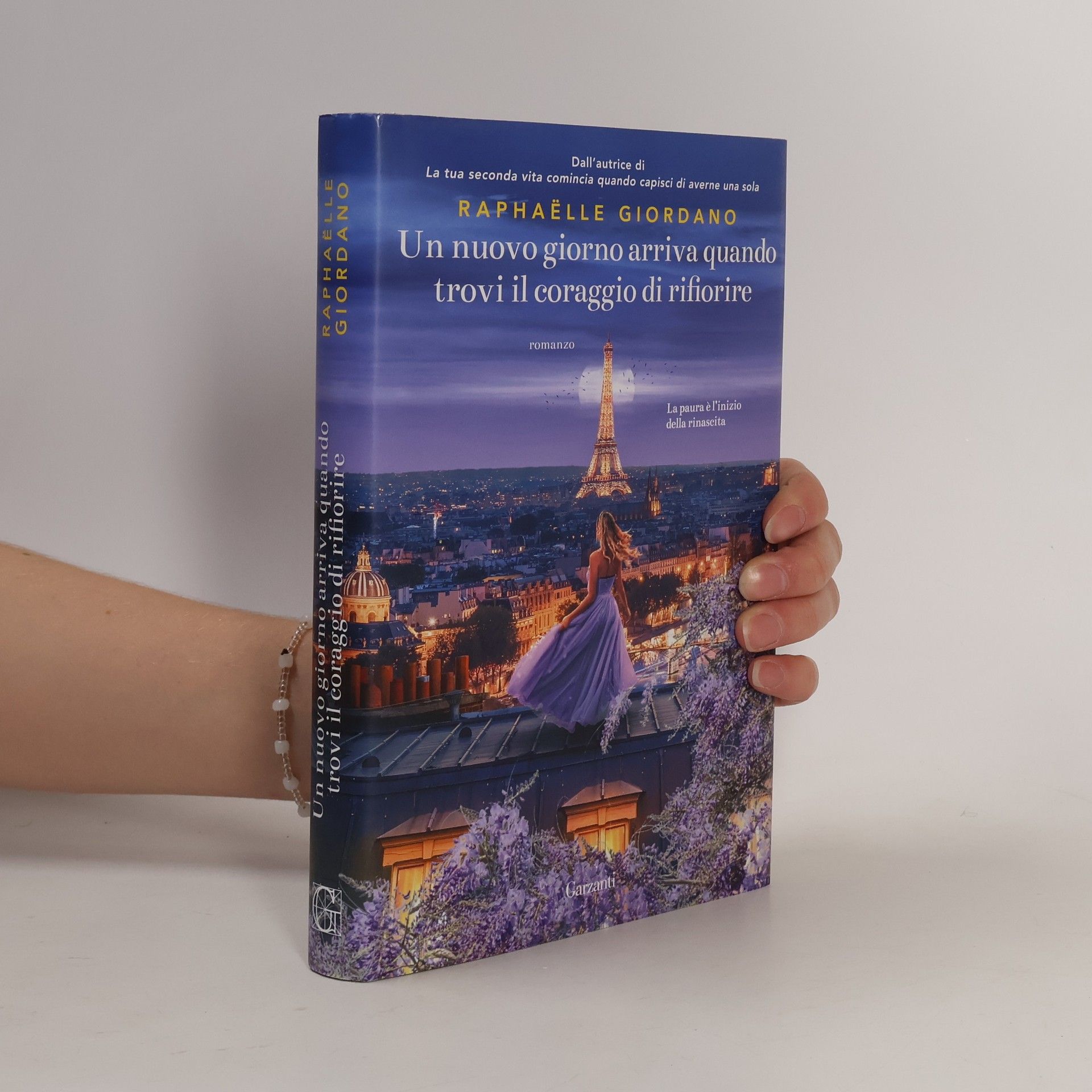 Un nuovo giorno arriva quando trovi il coraggio di rifiorire