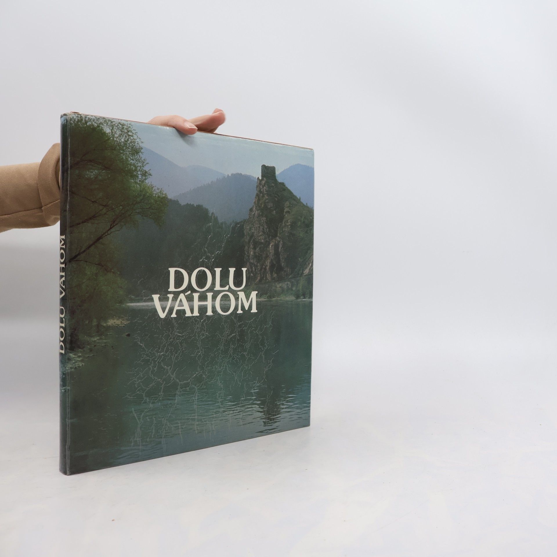 Eugen Lazišťan Dolu Váhom