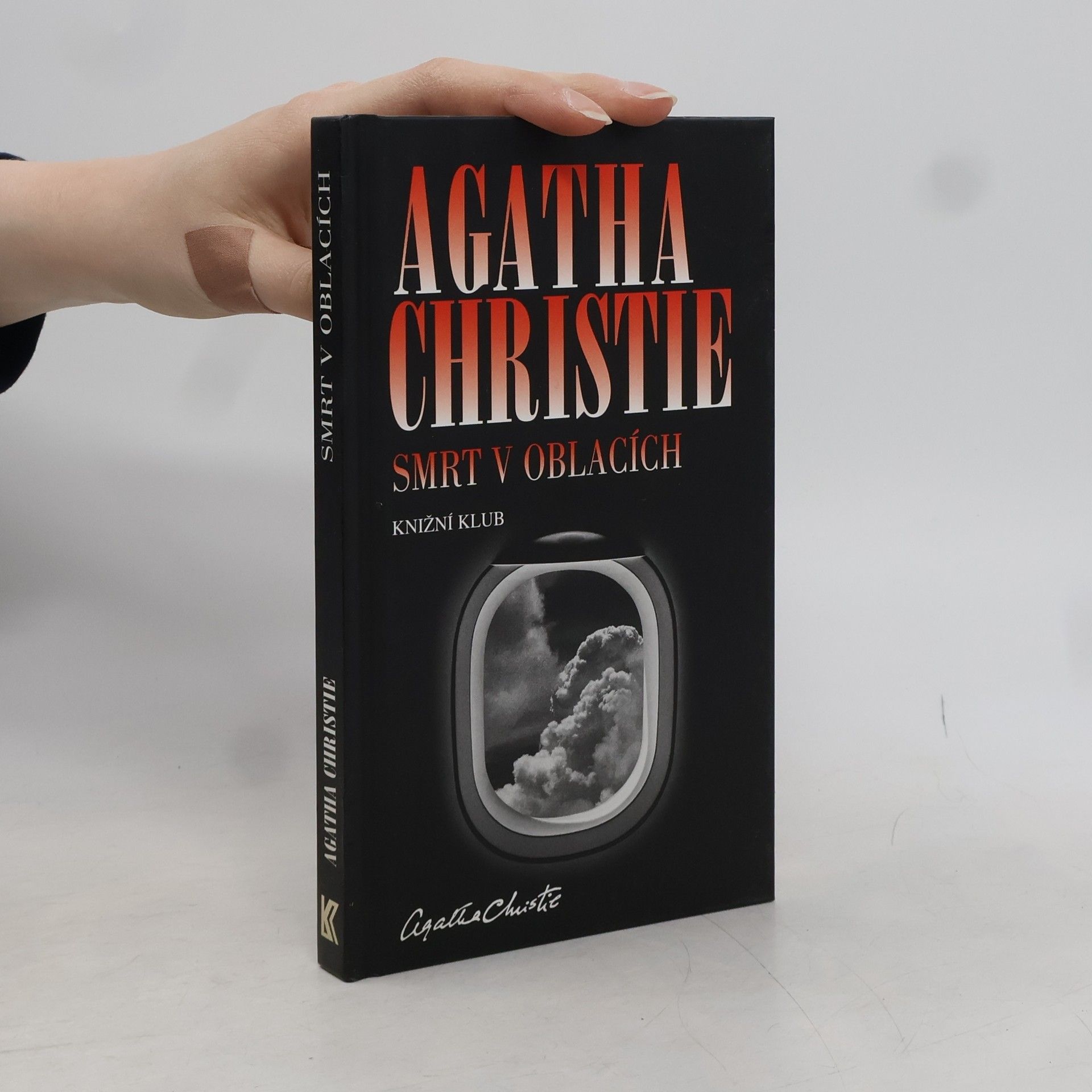 Agatha Christie Smrt v oblacích