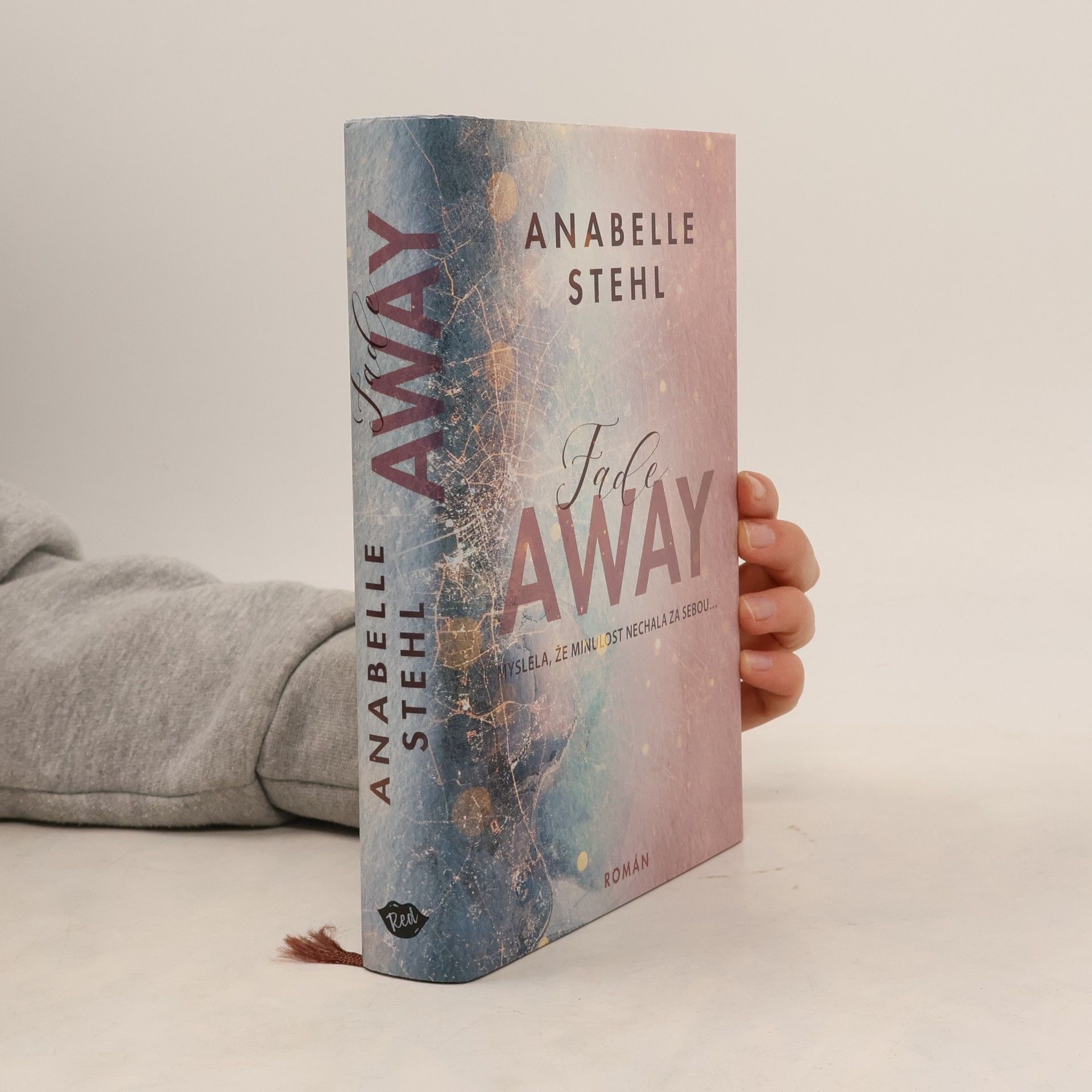 Anabelle Stehl FadeAway: doufá, že minulost nechala za sebou...