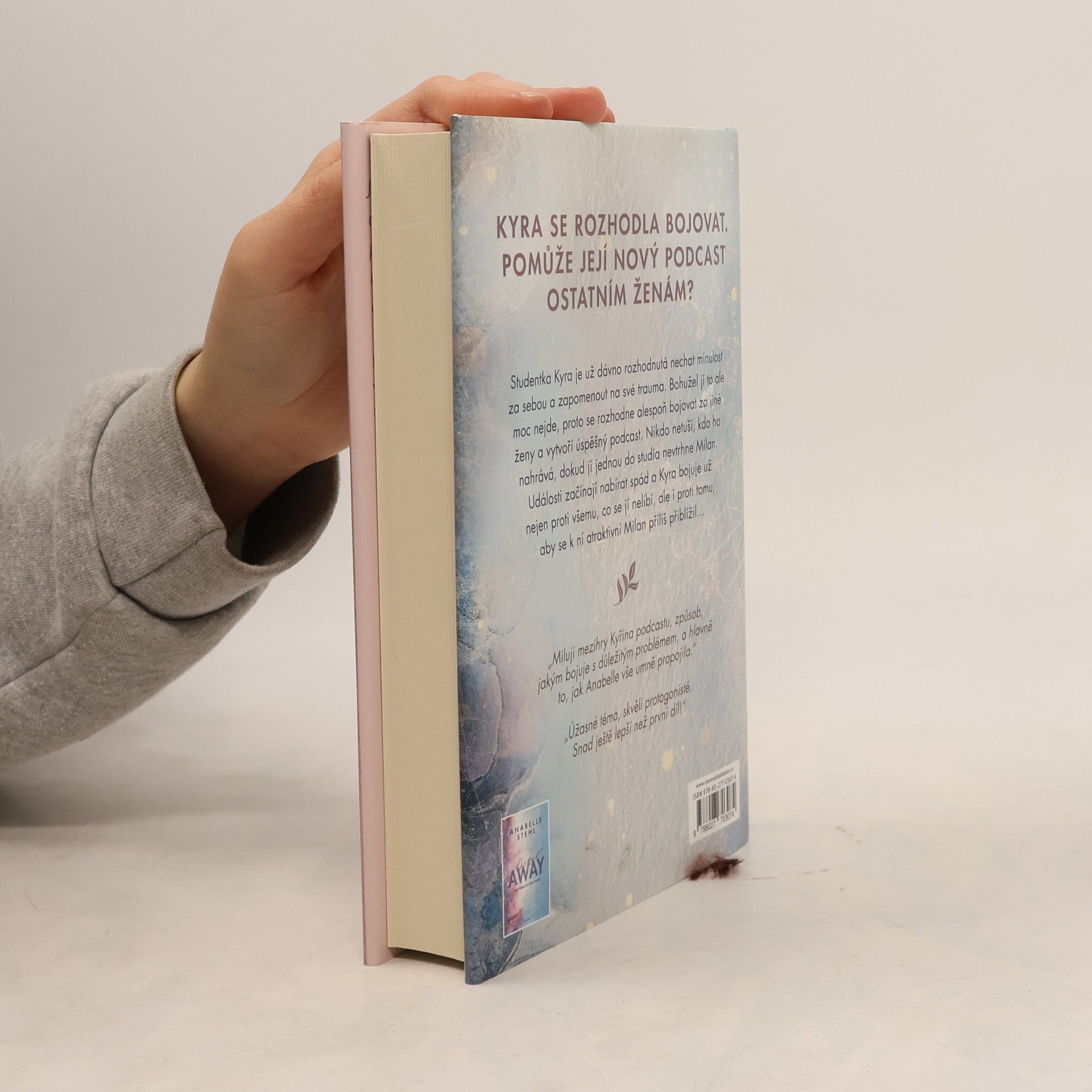 Anabelle Stehl FadeAway: doufá, že minulost nechala za sebou...