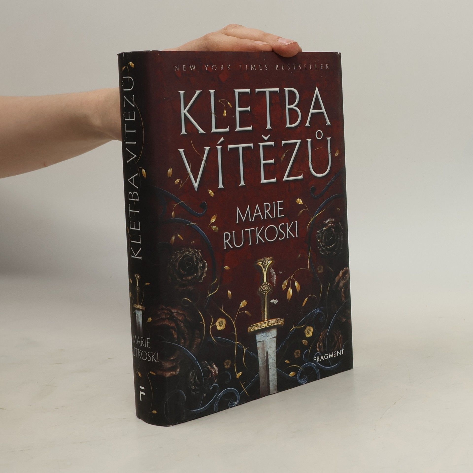 Marie Rutkoski Kletba vítězů