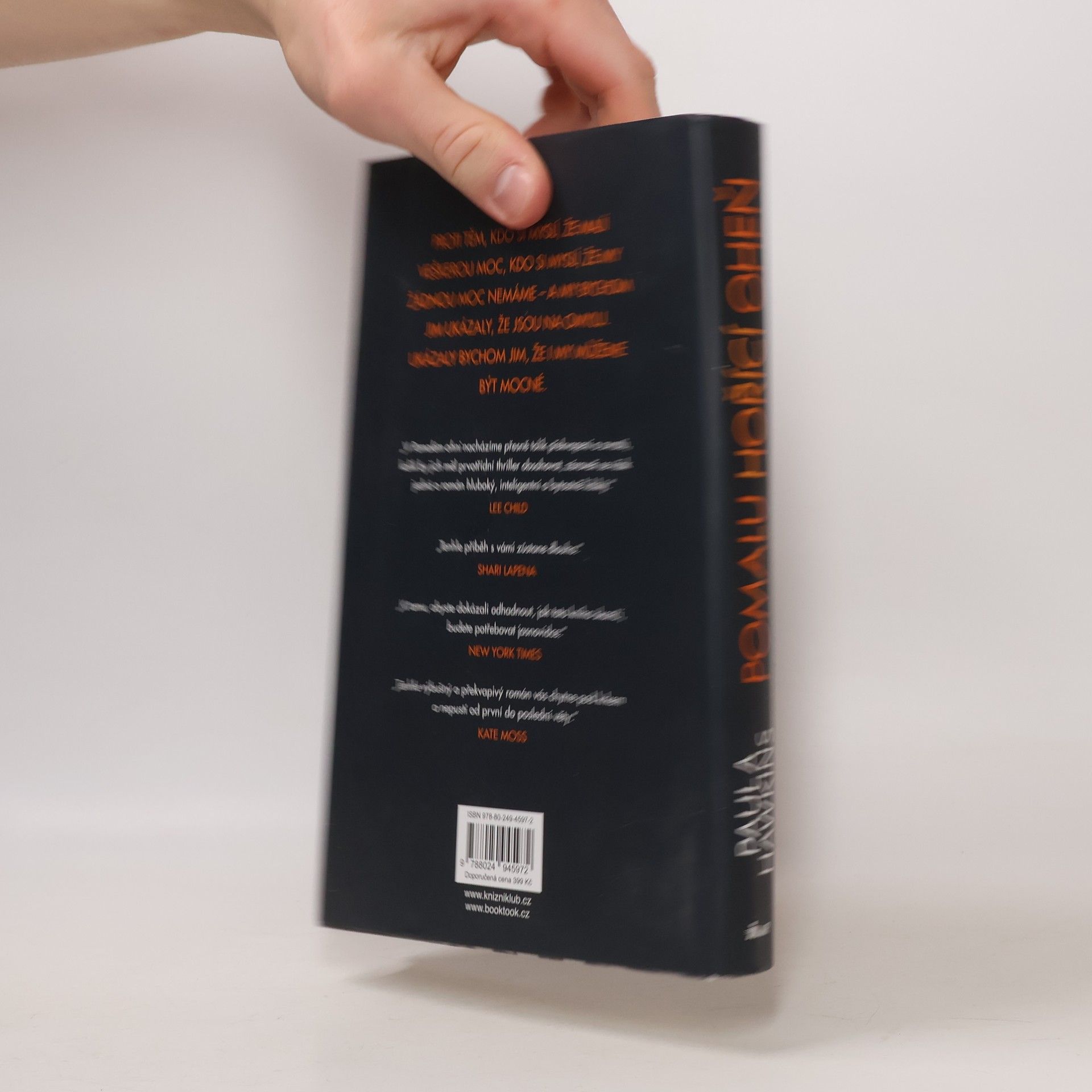 Paula Hawkinsová Pomalu hořící oheň