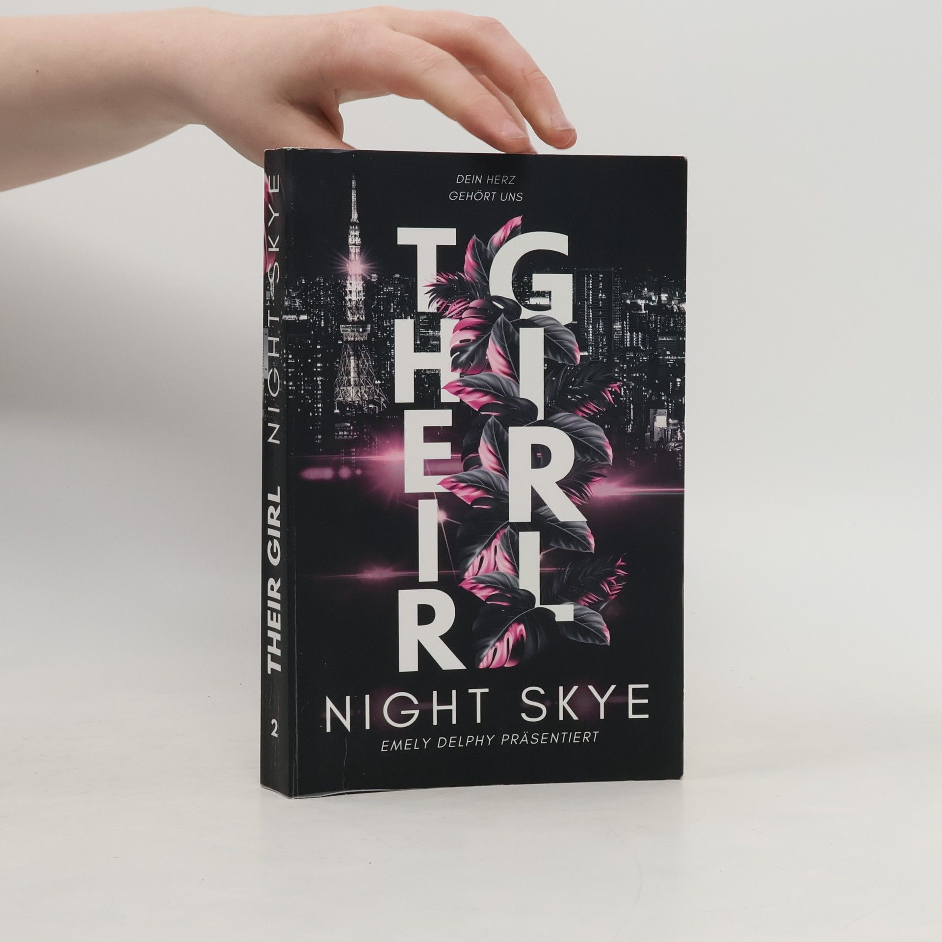 Night Skye Reverse Harem 2. Their Girl