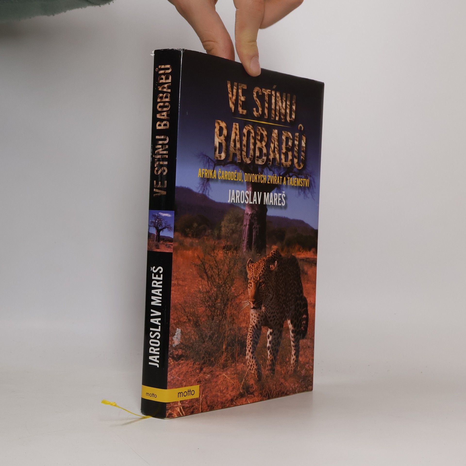 Vladimír Rimbala Ve stínu baobabů. Afrika čarodějů, divokých zvířat a tajemství