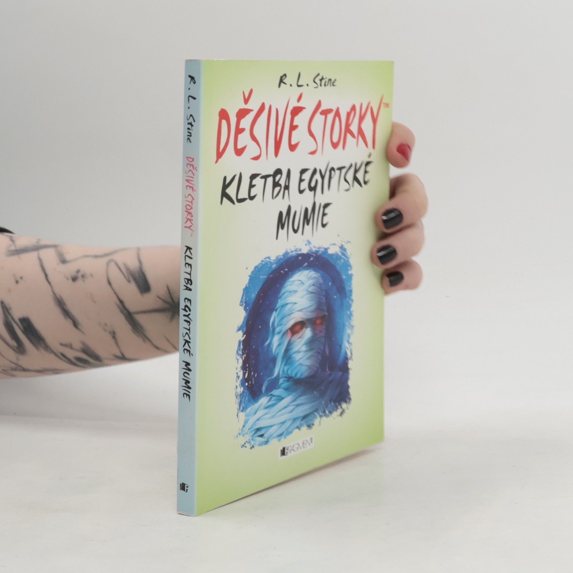 R. L. Stine Děsivé storky. Kletba egyptské mumie