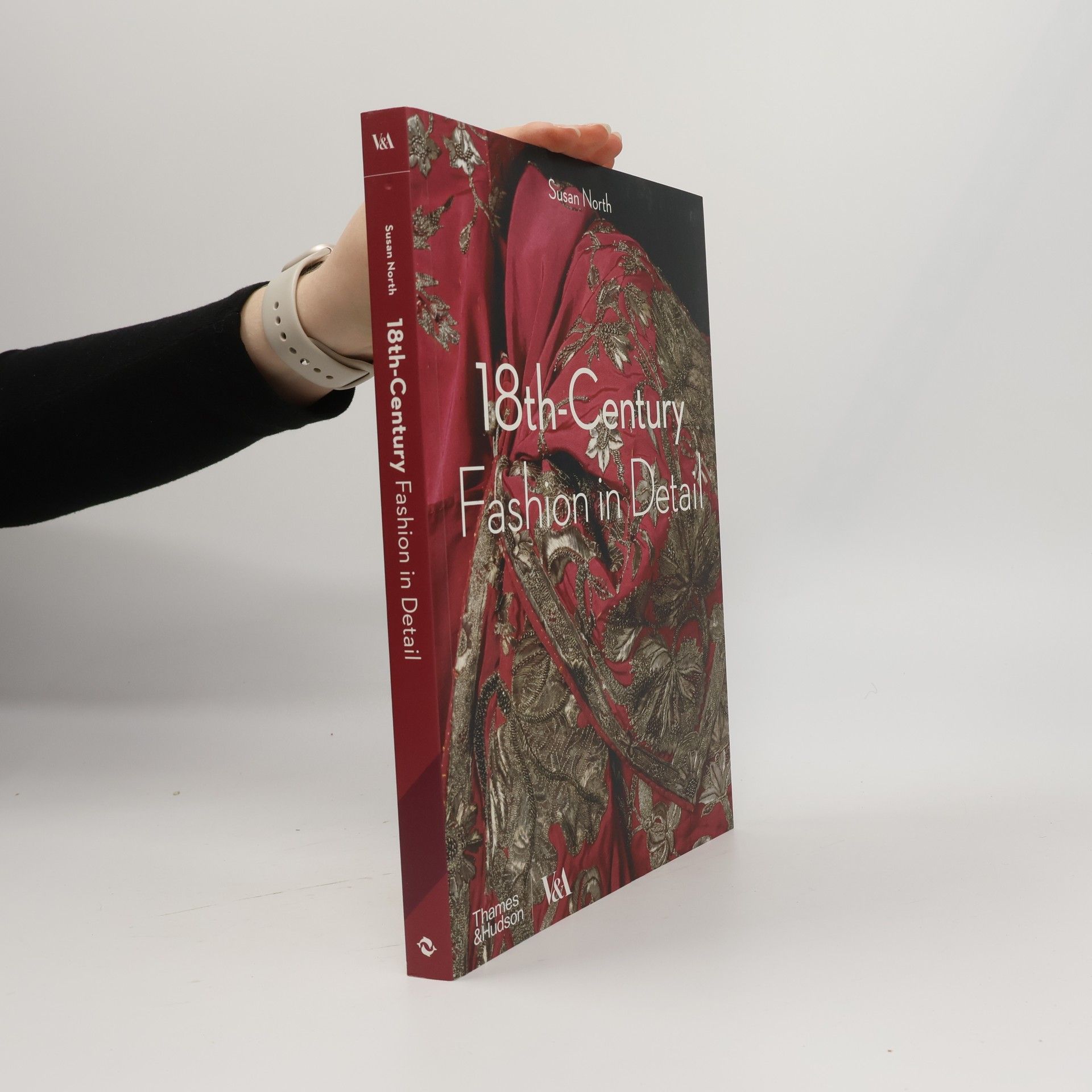 Avril Hart 18th-Century Fashion in Detail