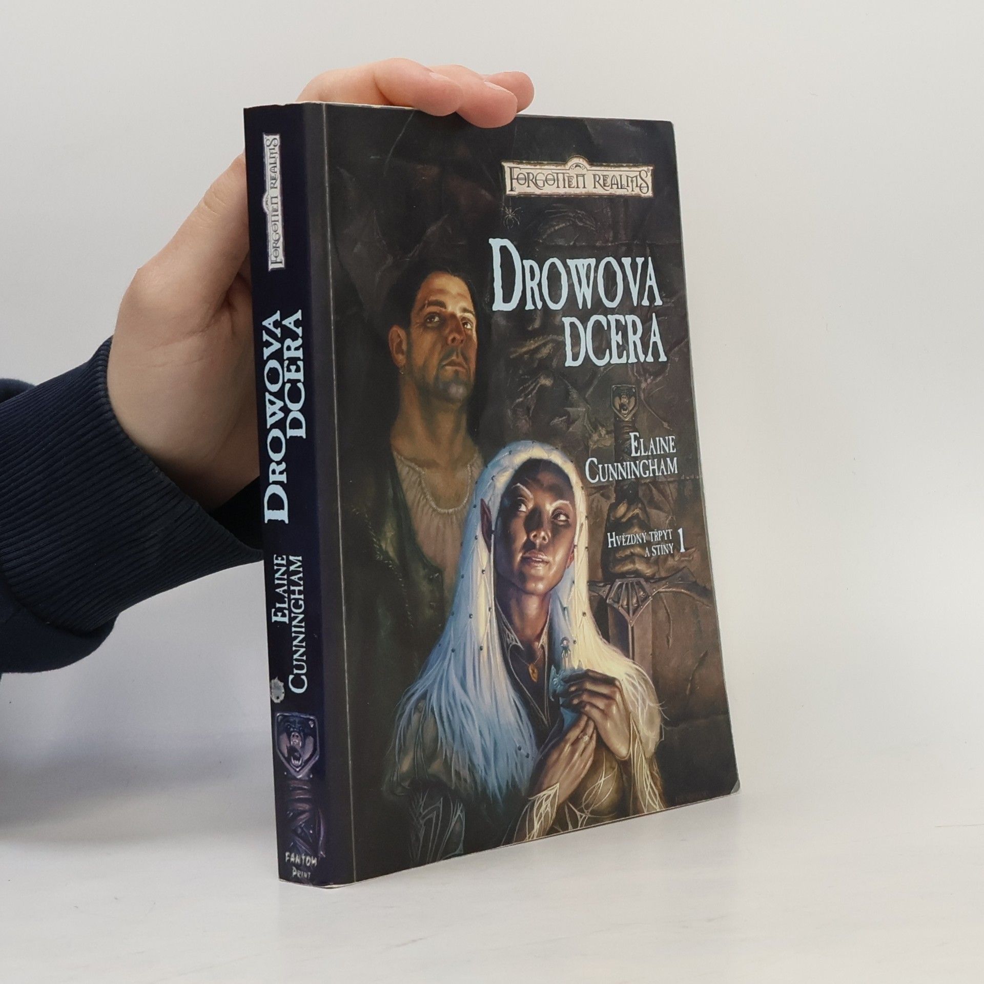 Elaine Cunningham Drowova dcera. Hvězdný třpyt a stíny (1. díl)
