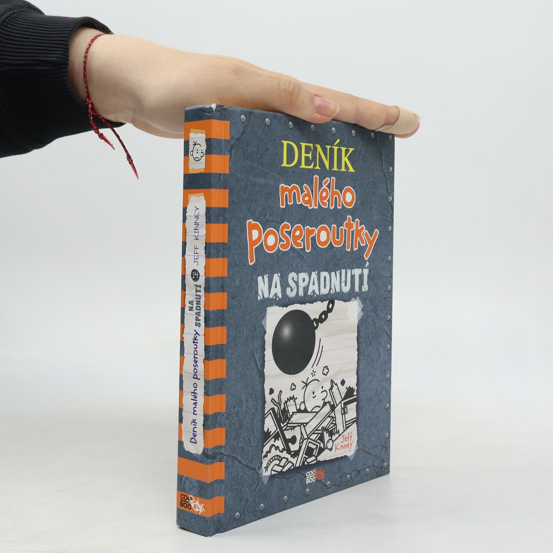 Jeff Kinney Deník malého poseroutky 14. Na spadnutí