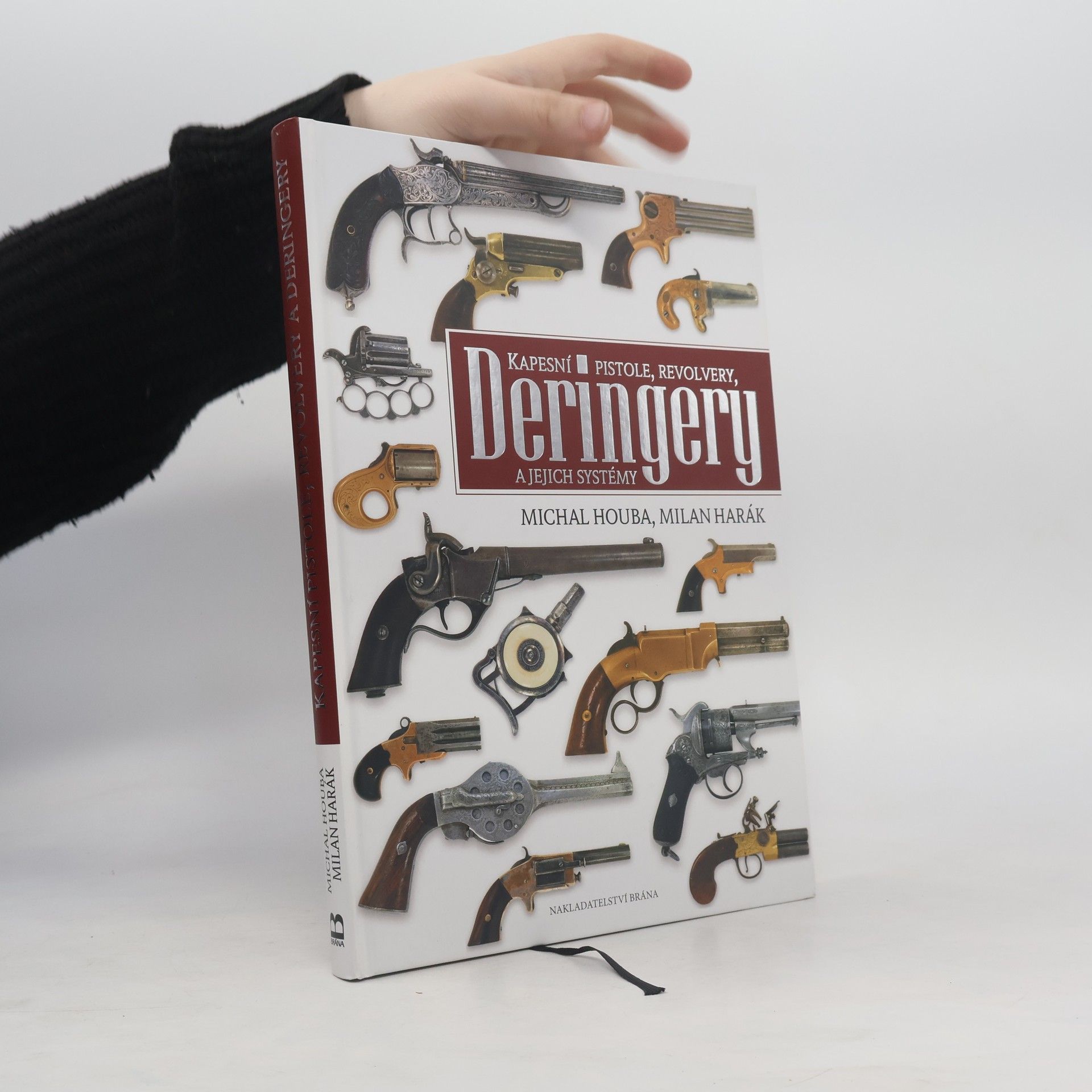 Michal Houba Kapesní pistole, revolvery, deringery a jejich systémy