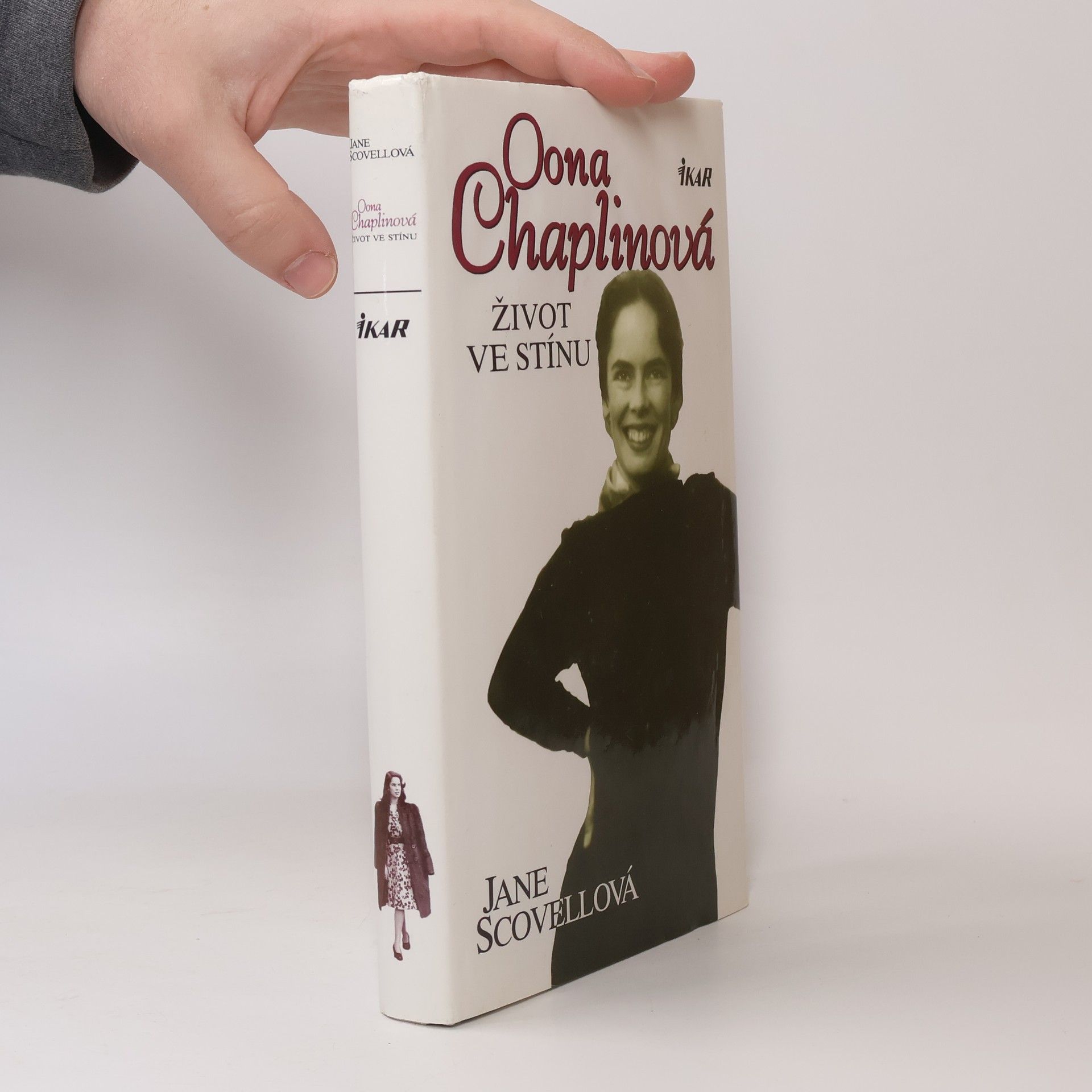 Jane Scovell Oona Chaplinová : život ve stínu