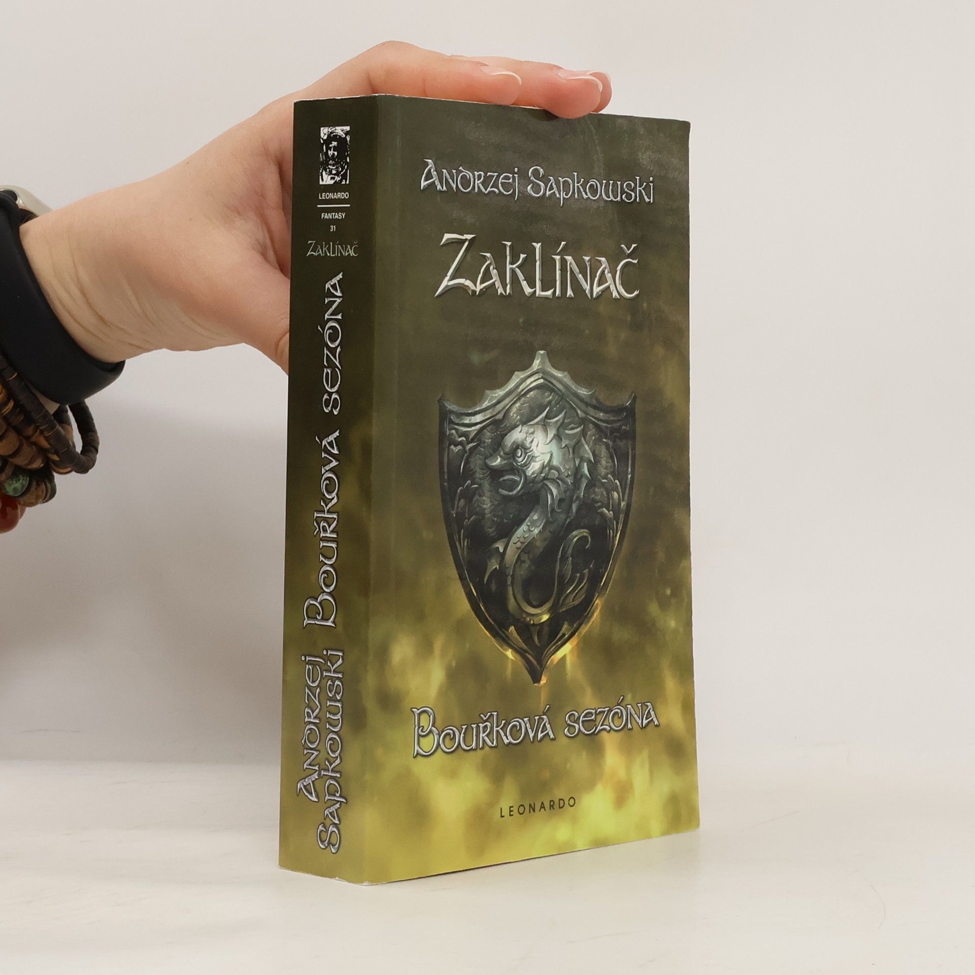 Andrzej Sapkowski Zaklínač. Bouřková sezóna