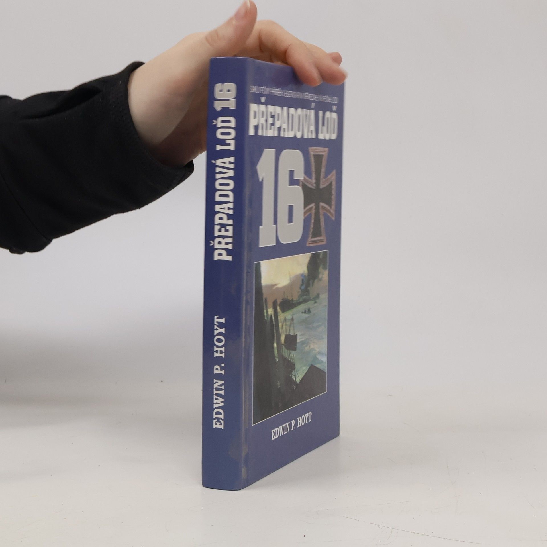 Hubert Procházka Přepadová loď 16